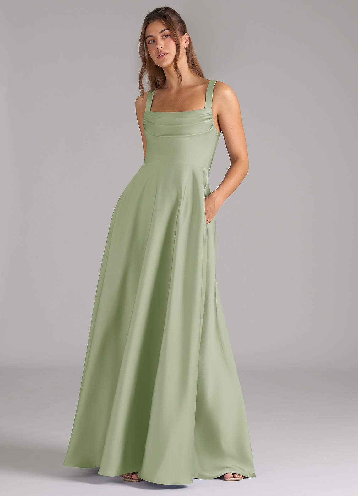 Azazie Shaude Robes de demoiselle d'honneur Robe Trapèze en Satin extensible Plissée Vert Sauge image3
