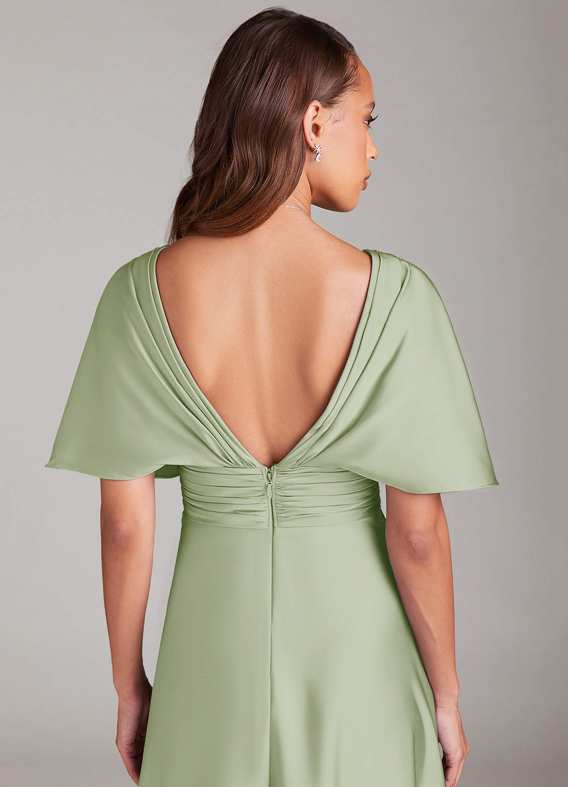 Azazie Pamela Robes de demoiselle d'honneur Robe Trapèze en Satin extensible Plissée Vert Sauge image5
