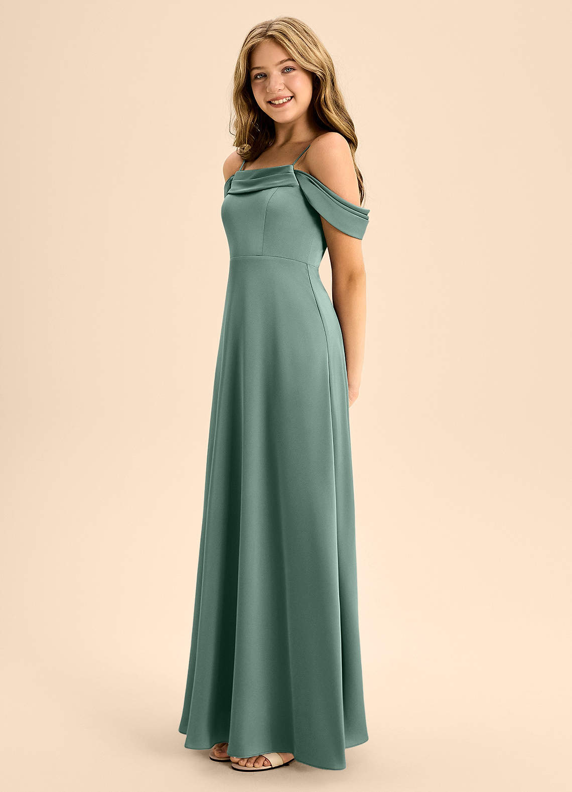 Azazie Anselie Junior Vestido de Eucalipto de Satén Elástico de Corte en A con Vestidos sin tirantes image5
