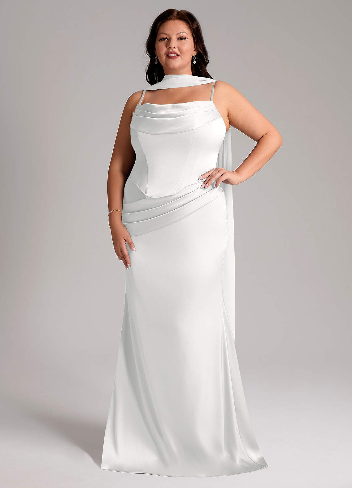 Azazie Sorrel Abiti da Damigella Abito Convertibile Sirena in Raso Elasticizzato Senza Cinturino Bianco image7