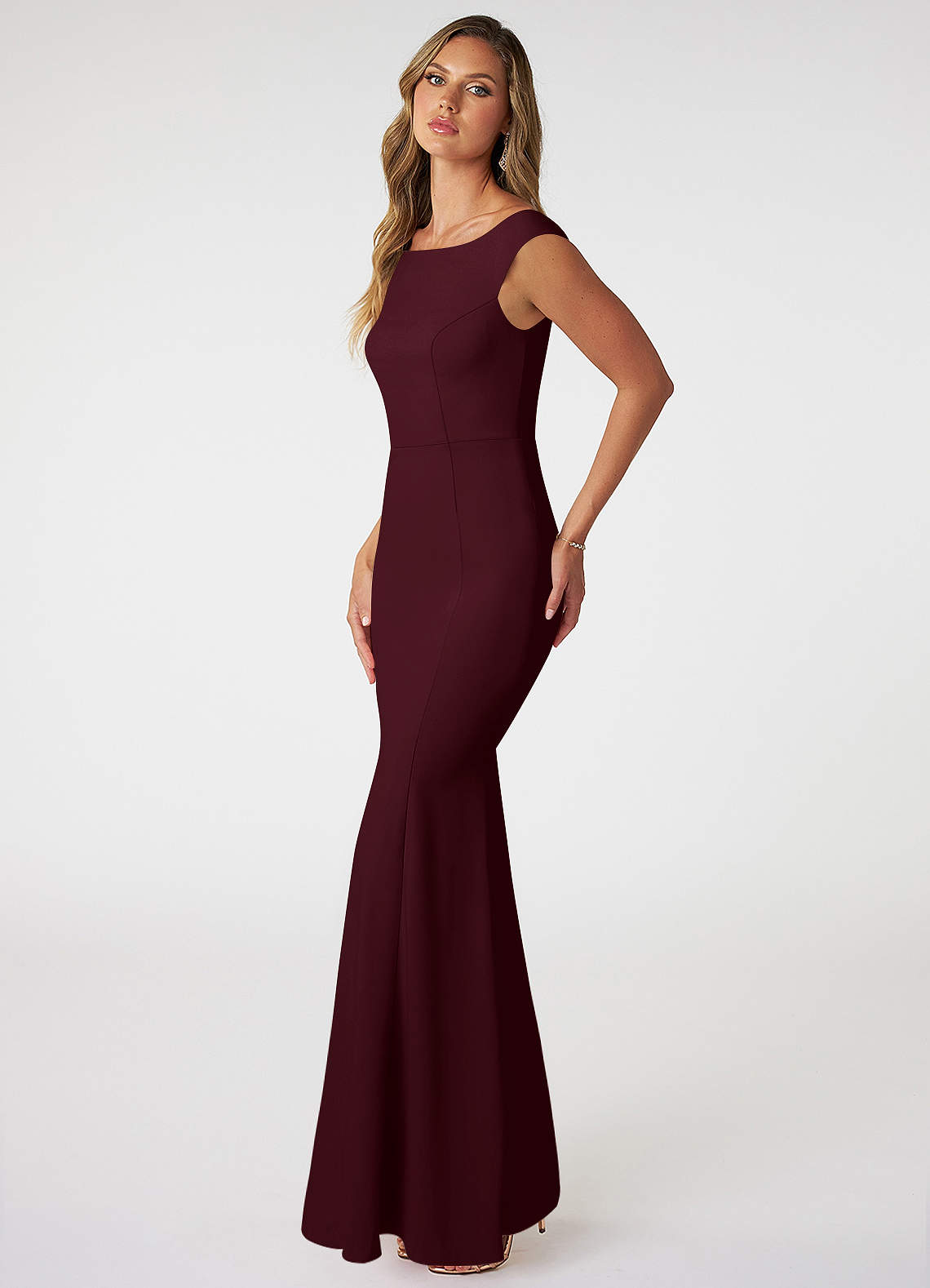Azazie Nicolina Robes de demoiselle d'honneur Robe Sirène en Crêpe Élastique Col de bateau Cabernet image2