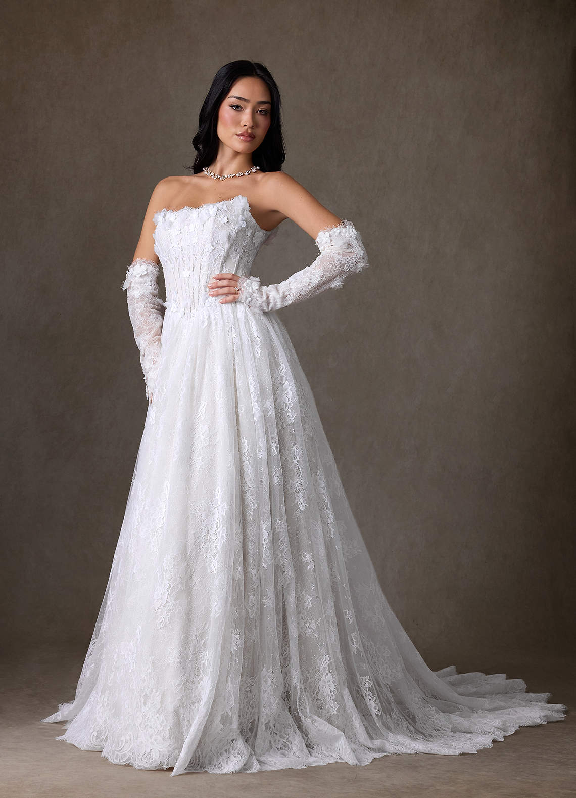 Azazie Vanessa Robes de mariée Robe Princesse en Dentelle Sans bretelles Blanc De Diamant image3