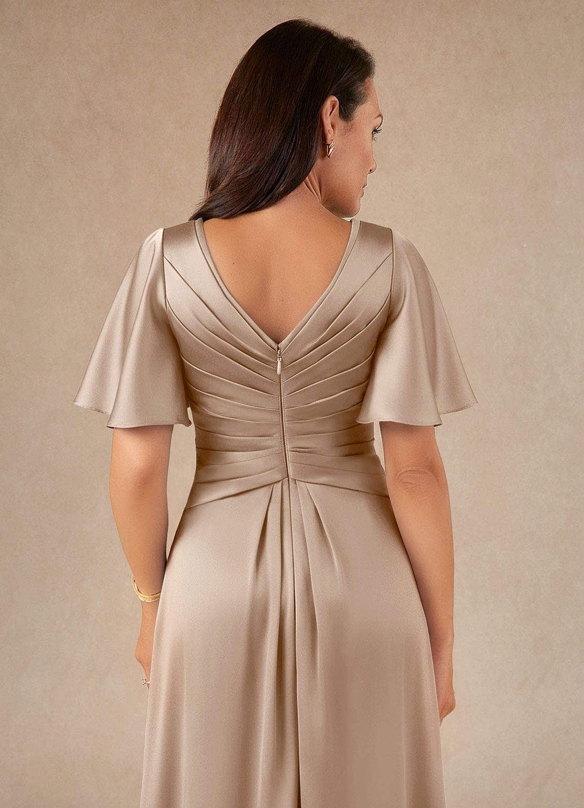 Azazie Emmeline Kleider für die Brautmutter A-Linie Plissee Stretch-Satin Kleid Taupe image3