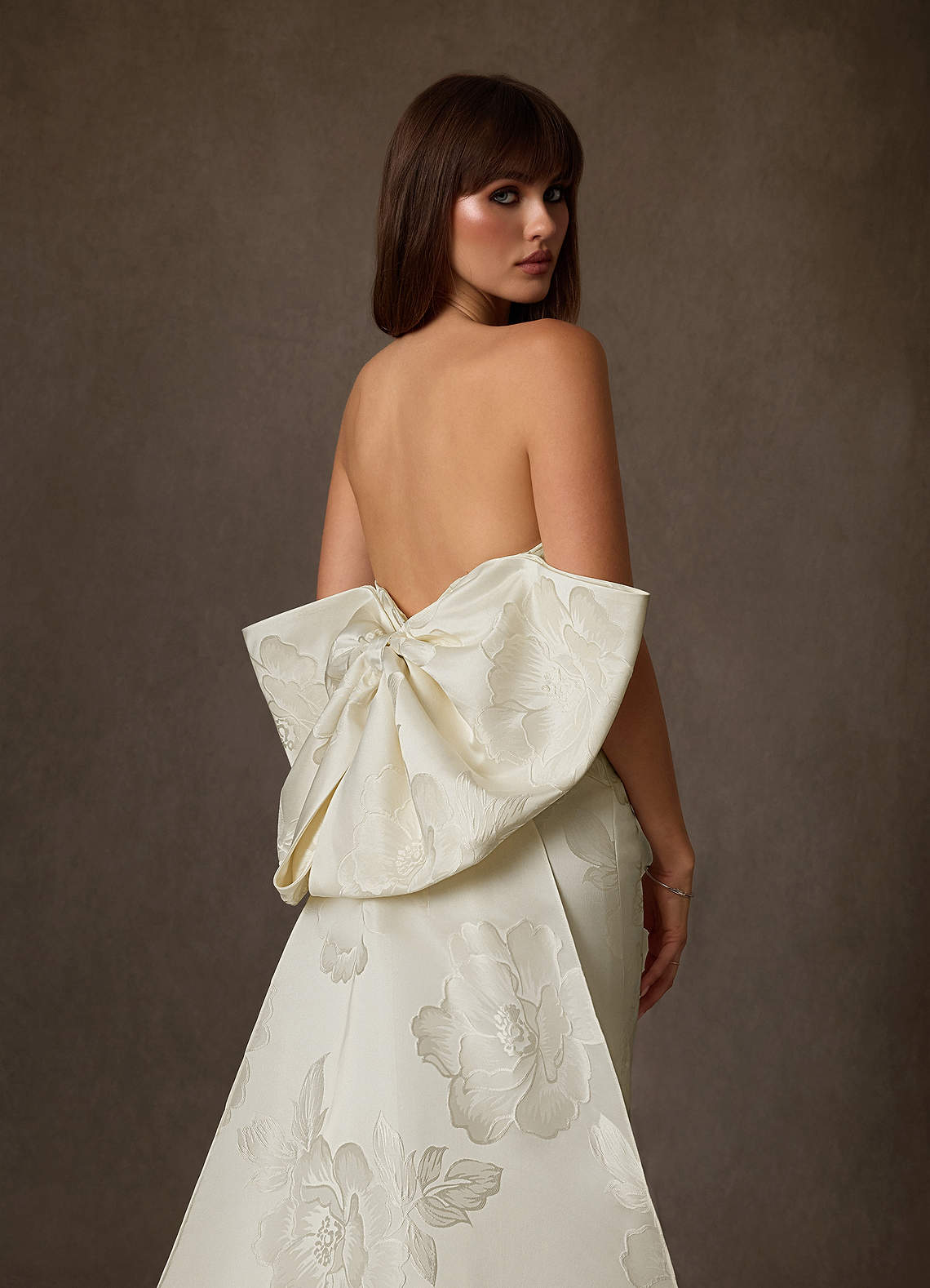 Azazie Nita Abiti da Sposa Abito Sirena in Jacquard Floreale Senza Cinturino Crema image8