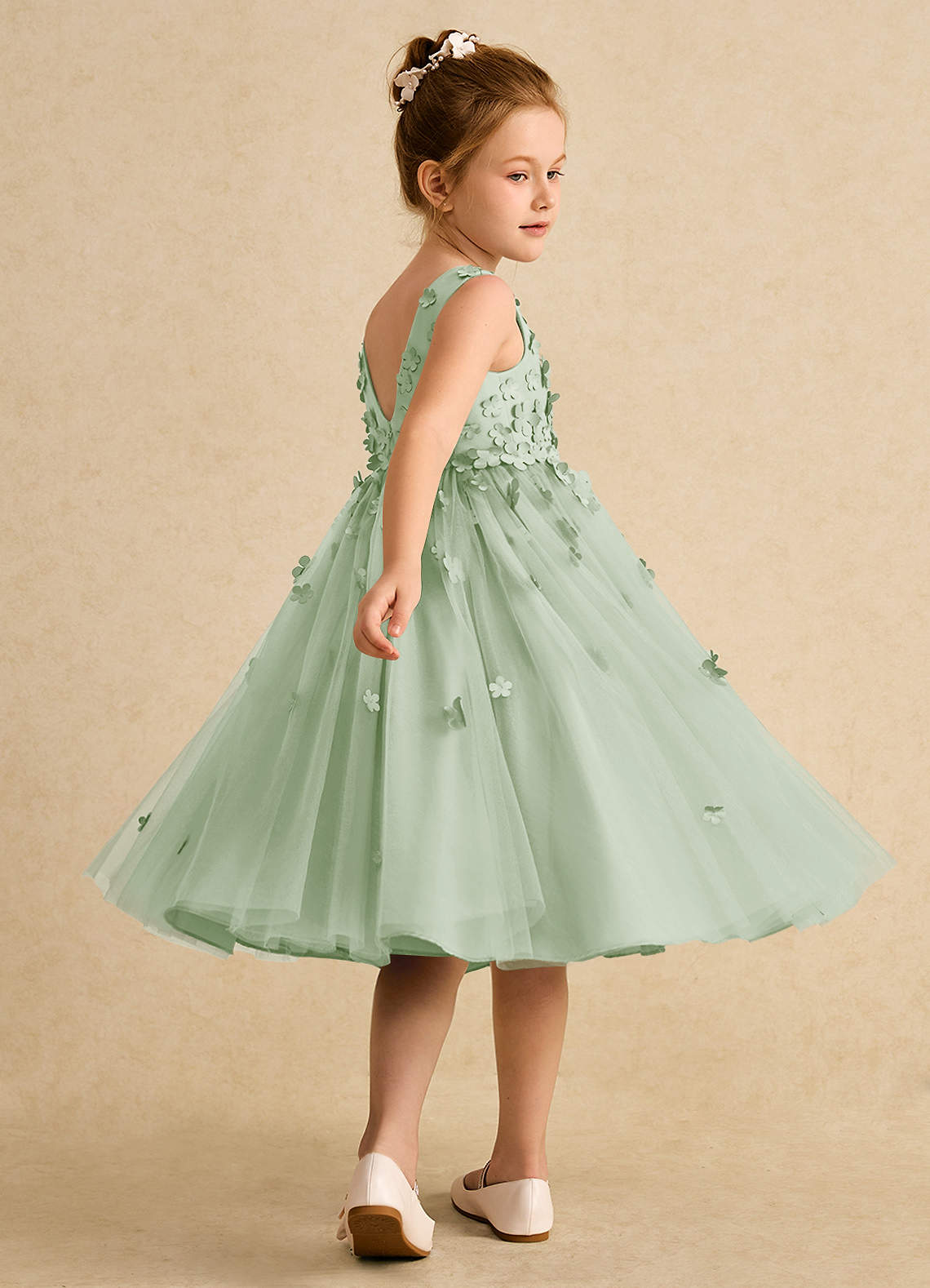 Azazie Lana Blumenmädchenkleider A-Linie ärmellos Matte Satin Kleid Staubiger Salbeigrün image3