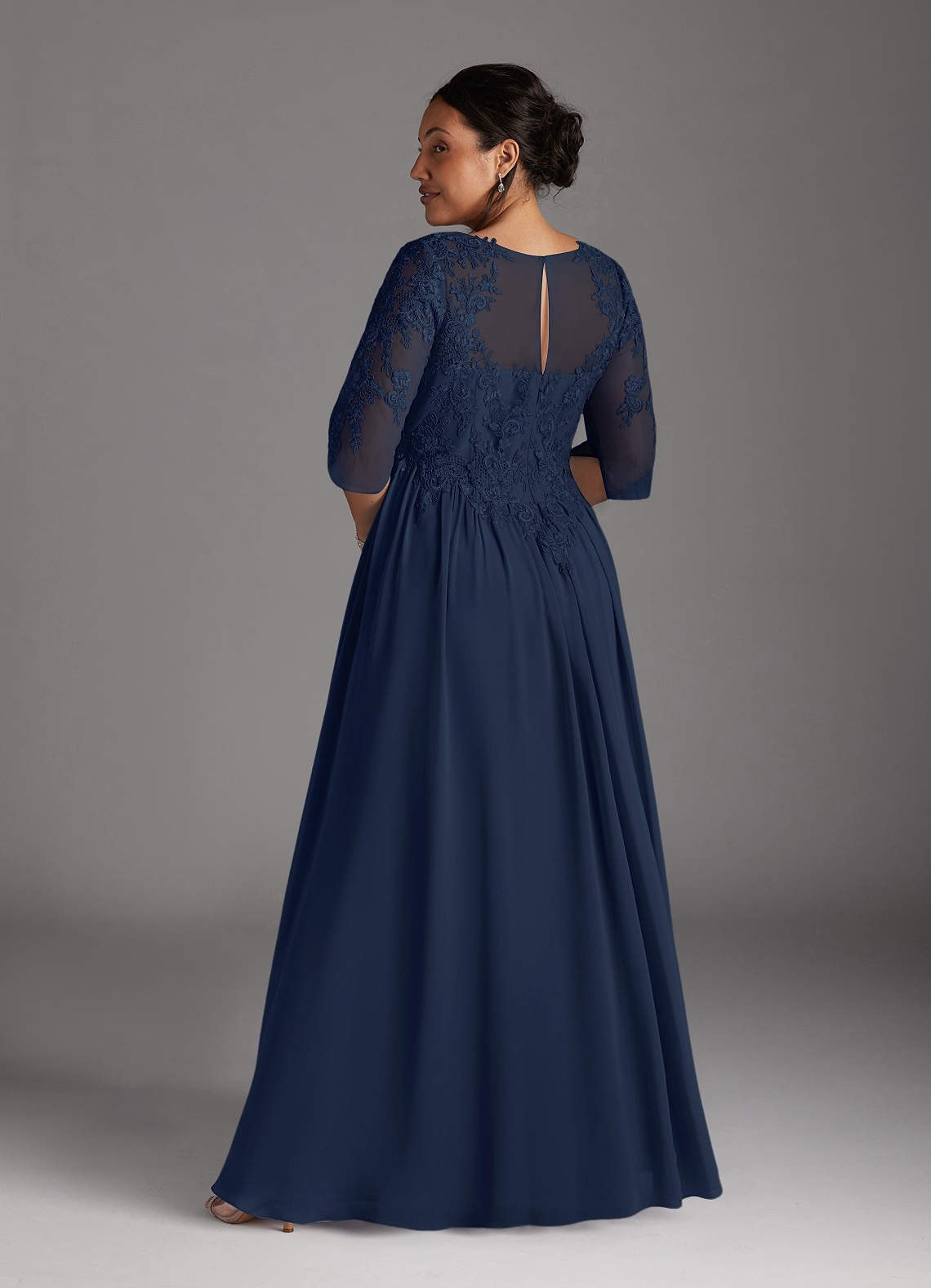 Azazie Mirielle vestidos de madre de la novia Vestido de Azul Marino Oscuro de Gasa de Corte En A con Encaje Scoop image7