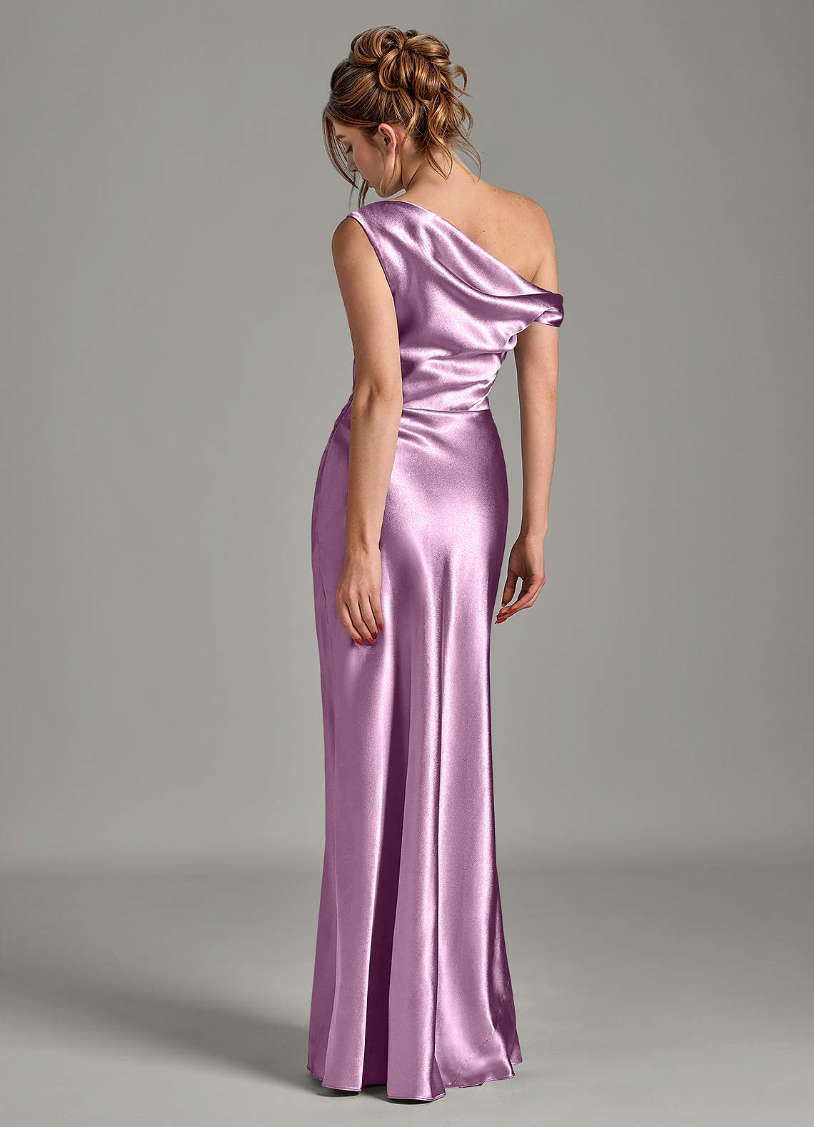 Azazie Emerson Jurken voor bruidsmeisjes Jurk van Metaalachtig Satijn met Zeemeermin Off the Shoulder Blauweregen image1