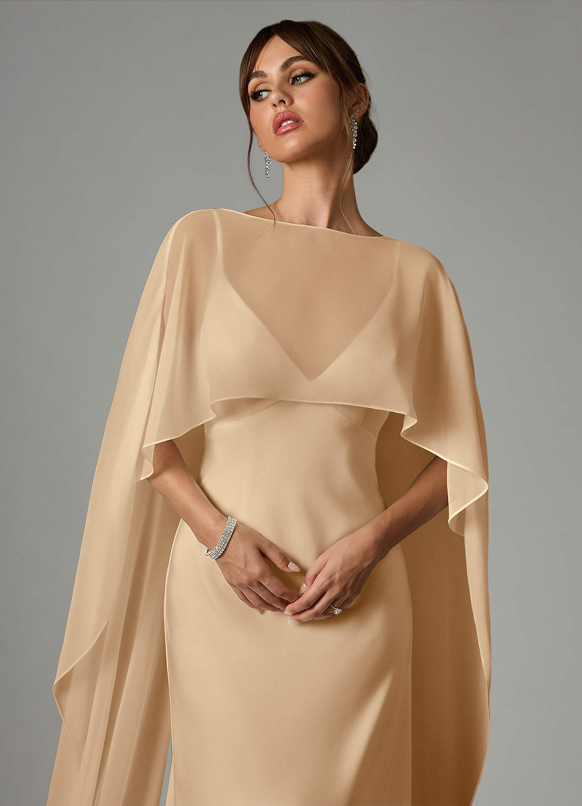 Azazie Stefania Robes de demoiselle d'honneur Robe Trapèze en Satin extensible Champagne image4