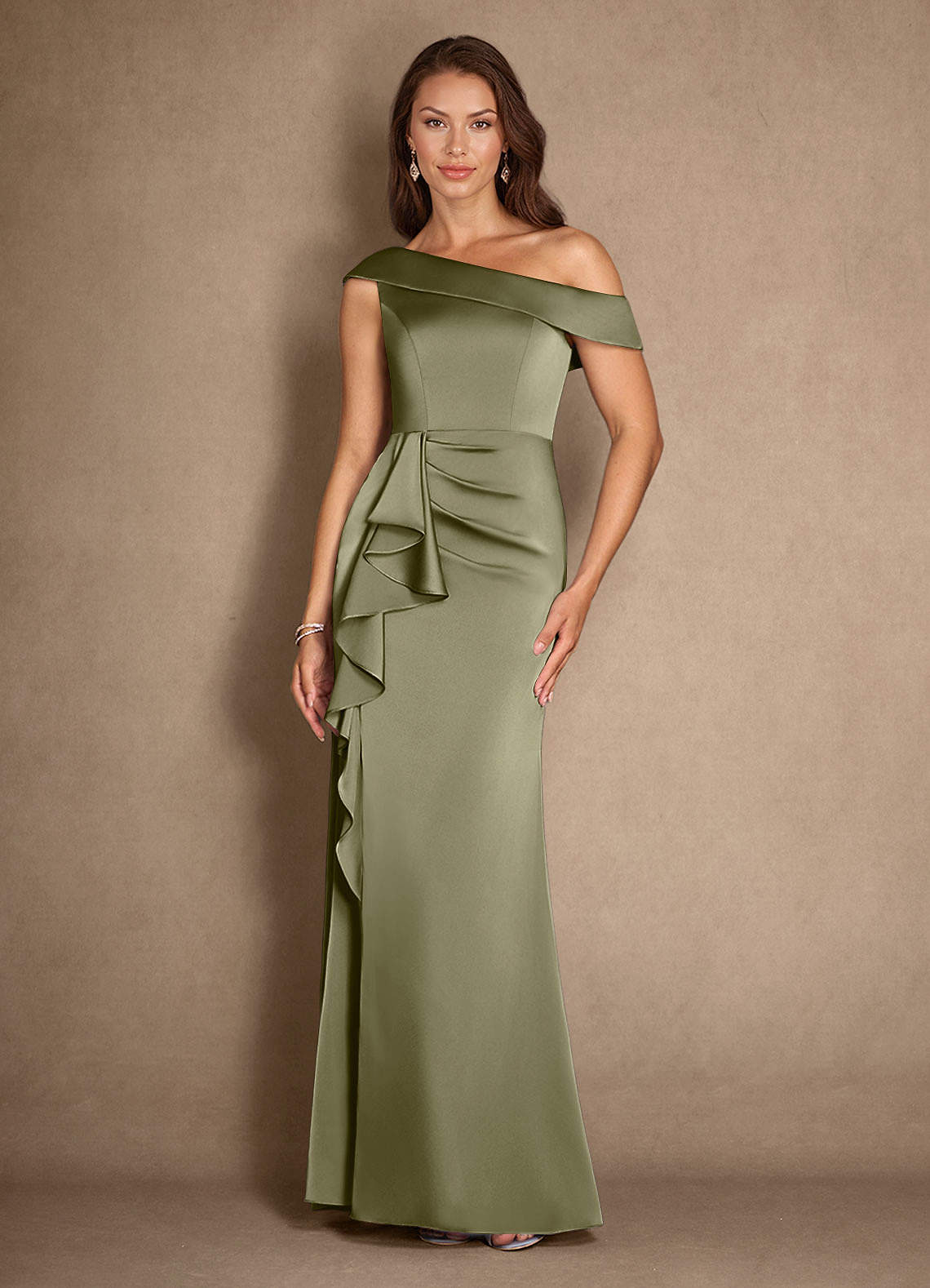 Azazie Hamptons vestidos de madre de la novia Vestido de Pistacho de Satén Elástico de Corte En A con Plisado image1