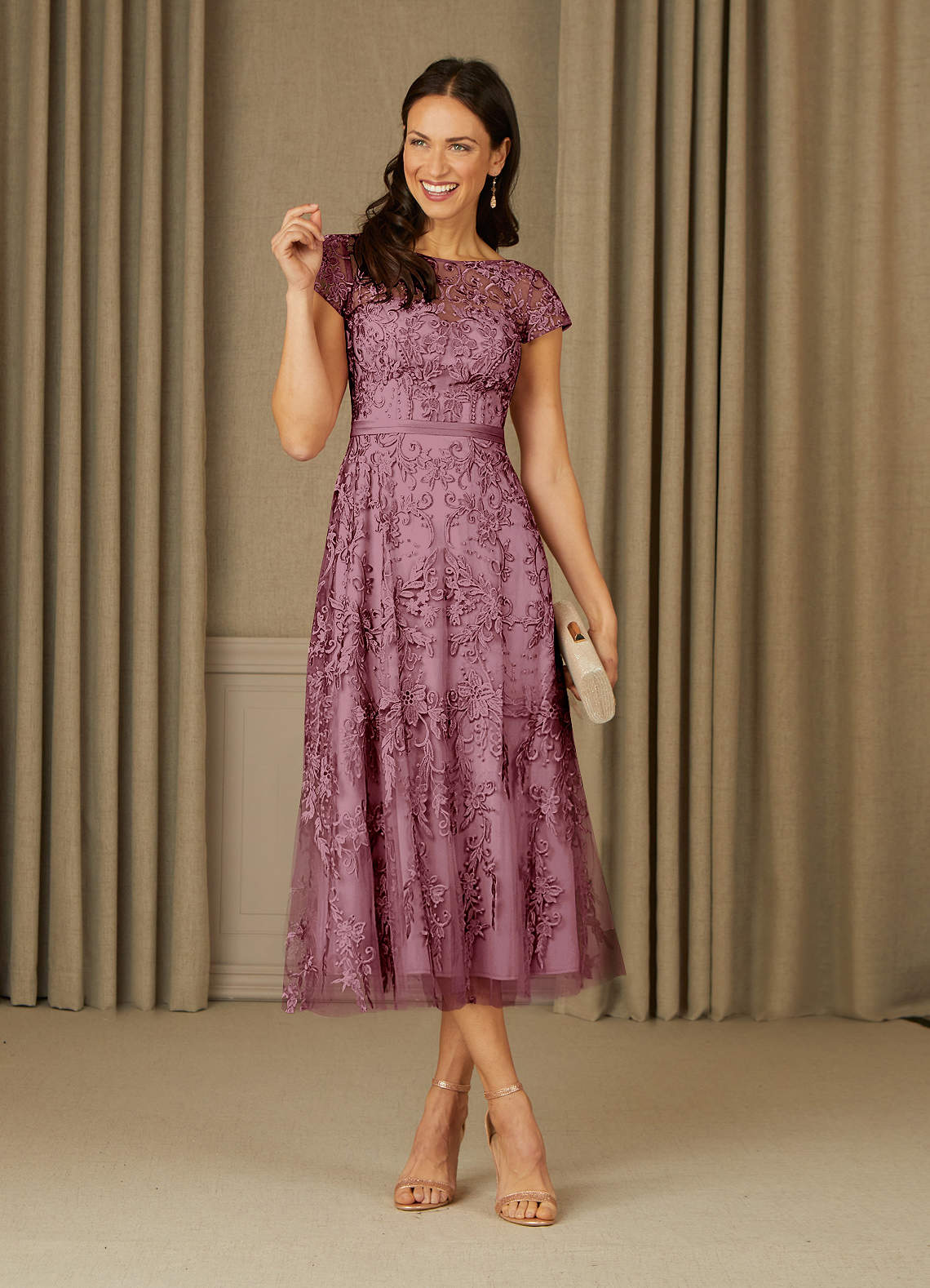 Azazie Sanna Mère de la mariée Robes Robe Trapèze en Tulle Dentelle à encolure dégagée Mauve Vintage image1