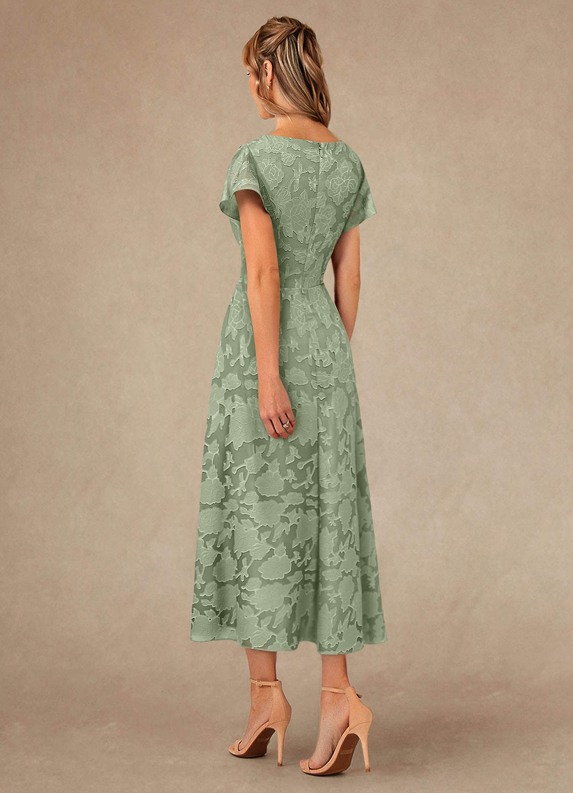 Azazie Vera vestidos de madre de la novia Vestido de Salvia Polvorienta de Devorado Floral de Corte En A con Plisado image2