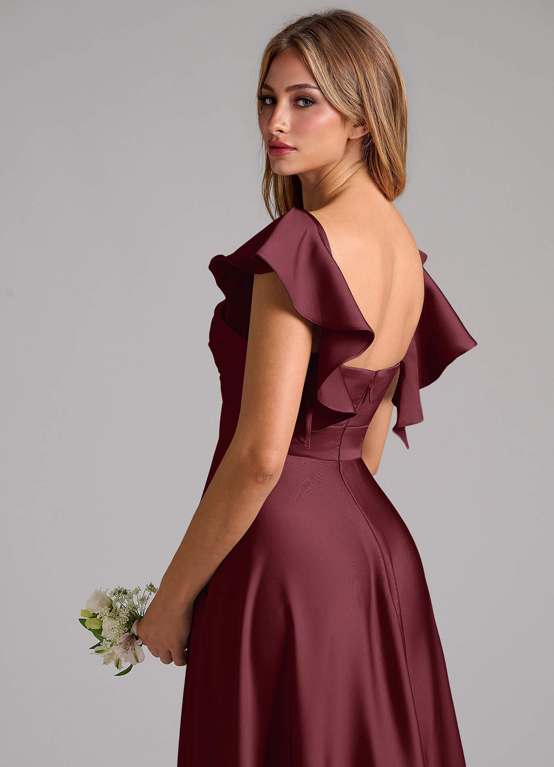 Azazie Leilani Vestidos de madrinha de casamento Vestido Cabernet de Cetim elástico de Linha A com Ruched image8
