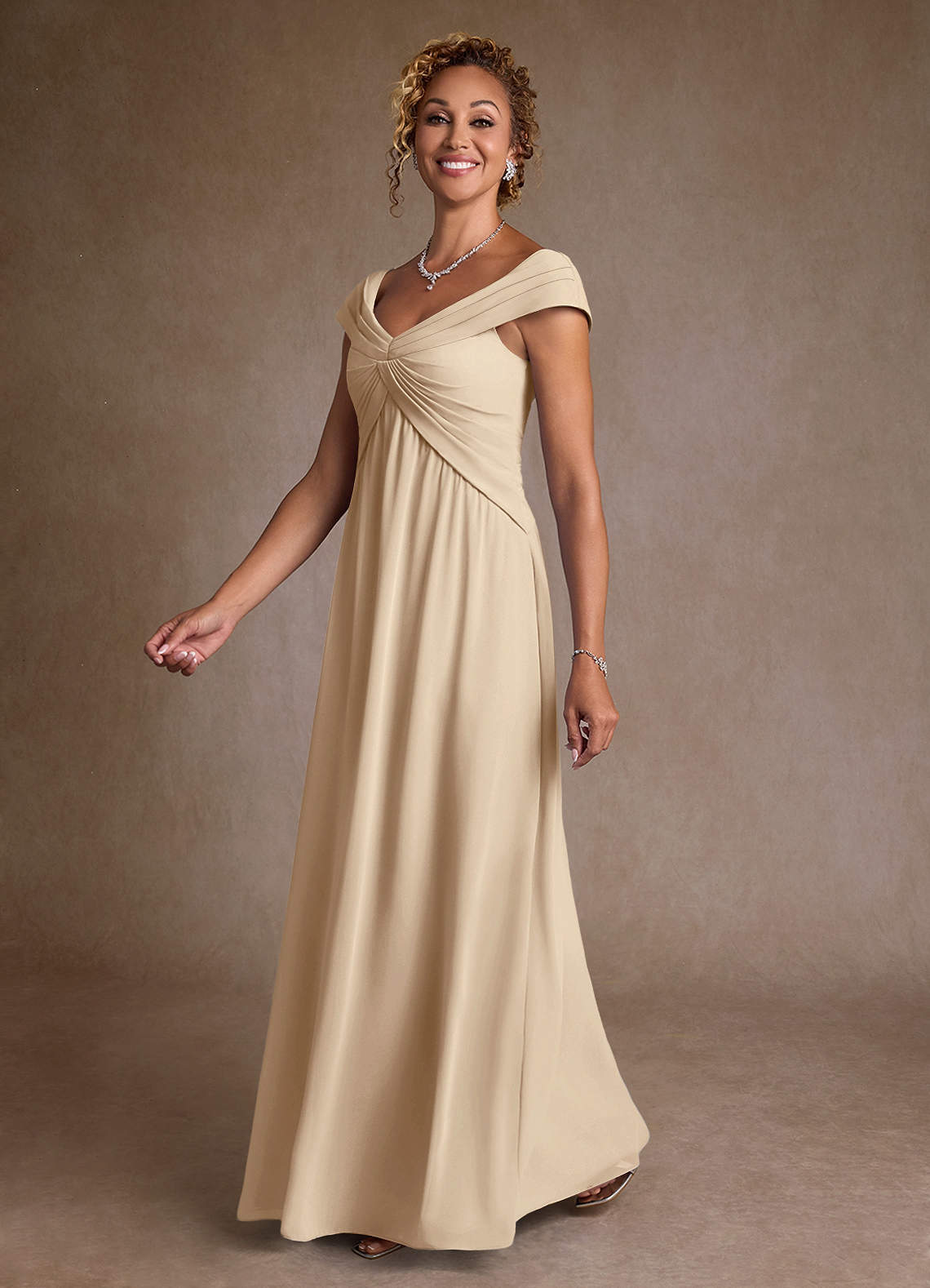 Azazie Myrtle Mère de la mariée Robes Robe Trapèze en Mousseline de soie Plissée Champagne image3
