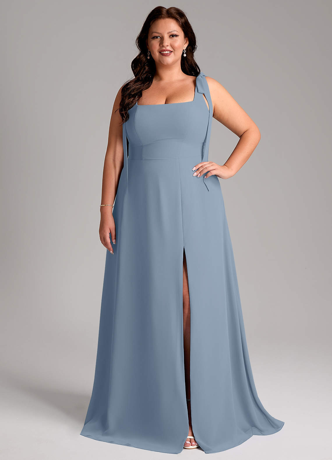 Azazie Debra Vestidos de damas de honor Vestido de Azul Polvoriento de Gasa de Corte en A Convertible con Con bolsillos image1