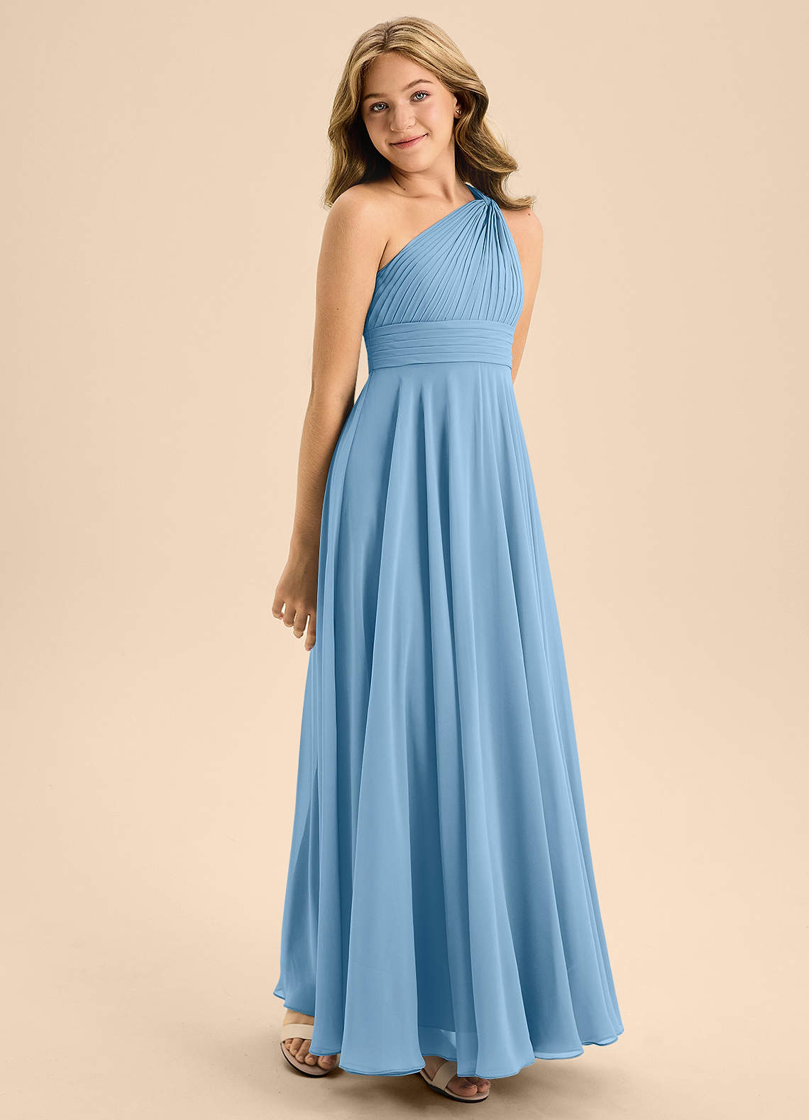 Azazie Charlize Junior Vestido de Azul Acero de Gasa de Corte en A con Plisado image4