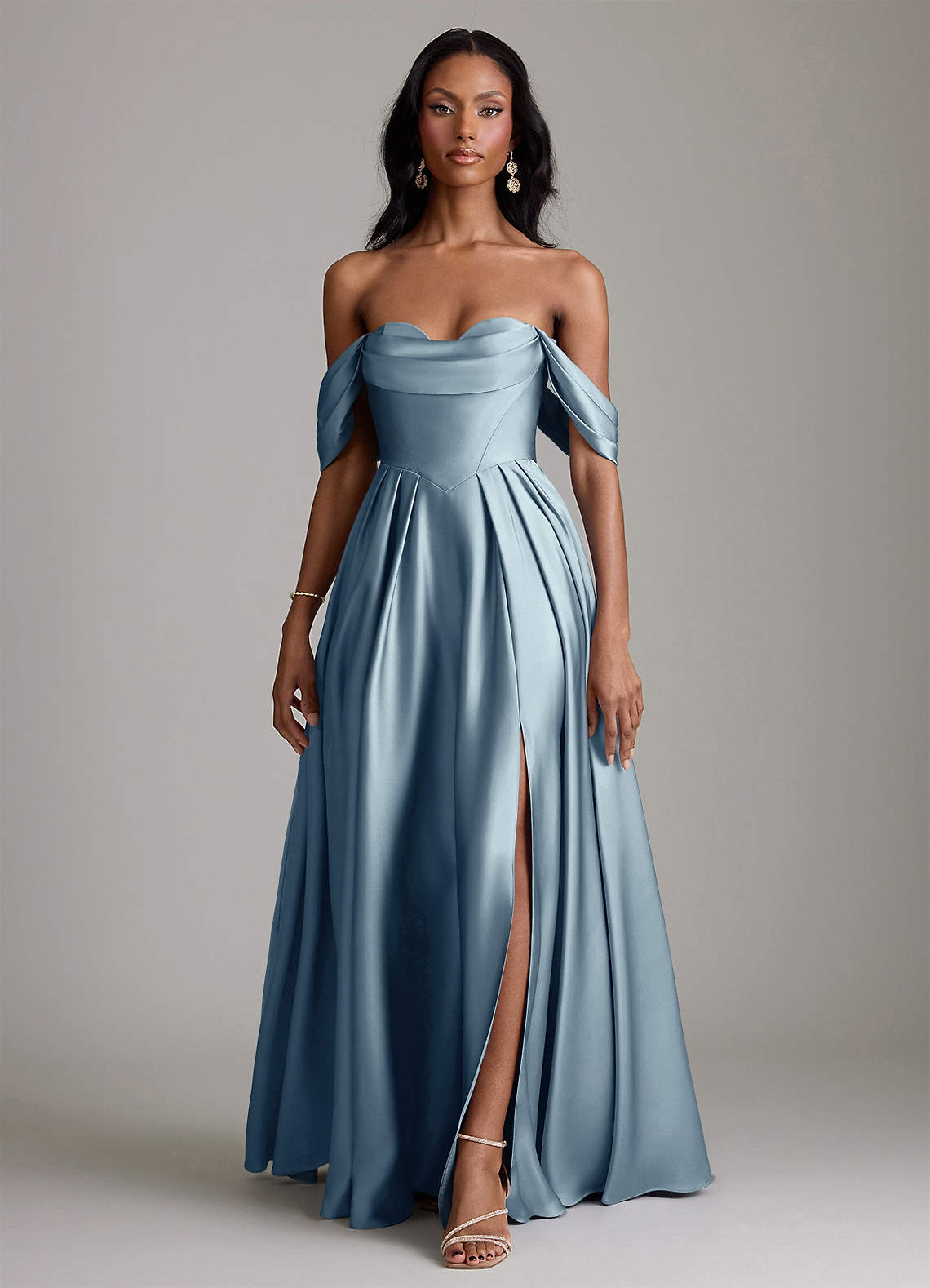 Azazie Loisa Prova i vestiti a casa Abito A-Line in Raso Elasticizzato a Spalla Scoperta Blu Polveroso image6