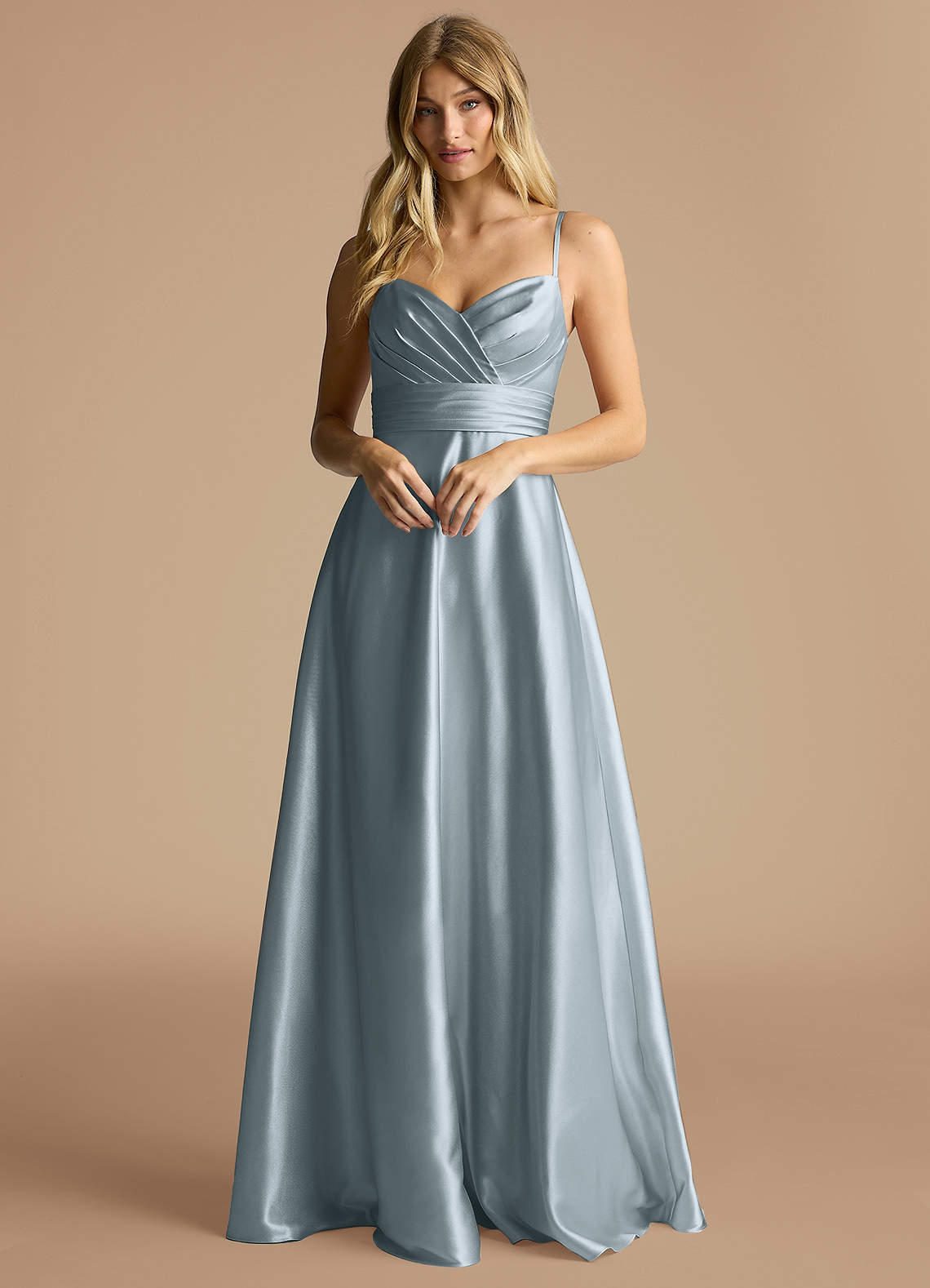 Azazie Oliana Robes de demoiselle d'honneur Robe Trapèze en Satiné métallisé Plissée Bleu Poussiéreux image1