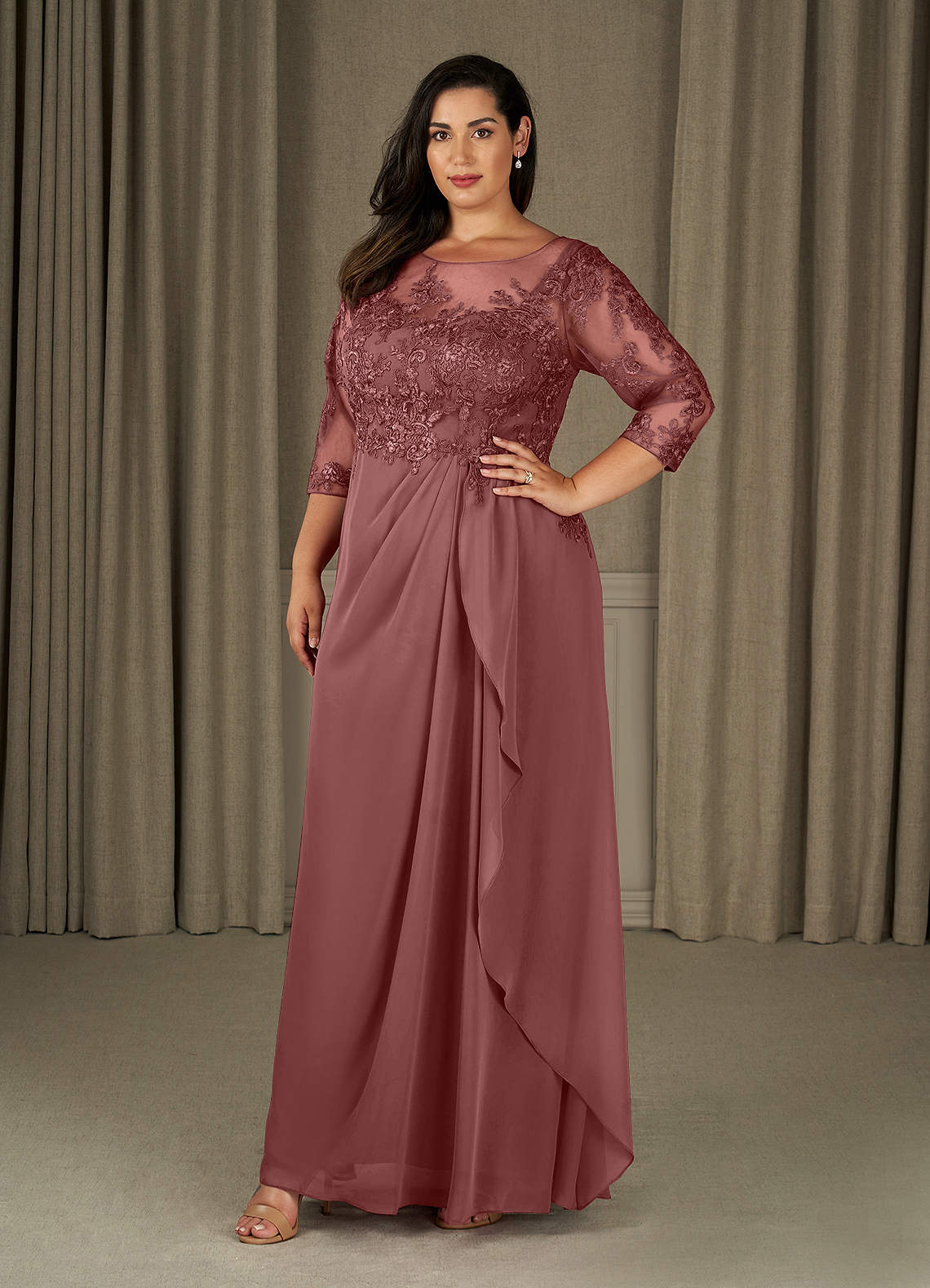 Azazie Calanthe Mère de la mariée Robes Robe Trapèze en Mousseline de soie Décolleté Rose Du Désert image1