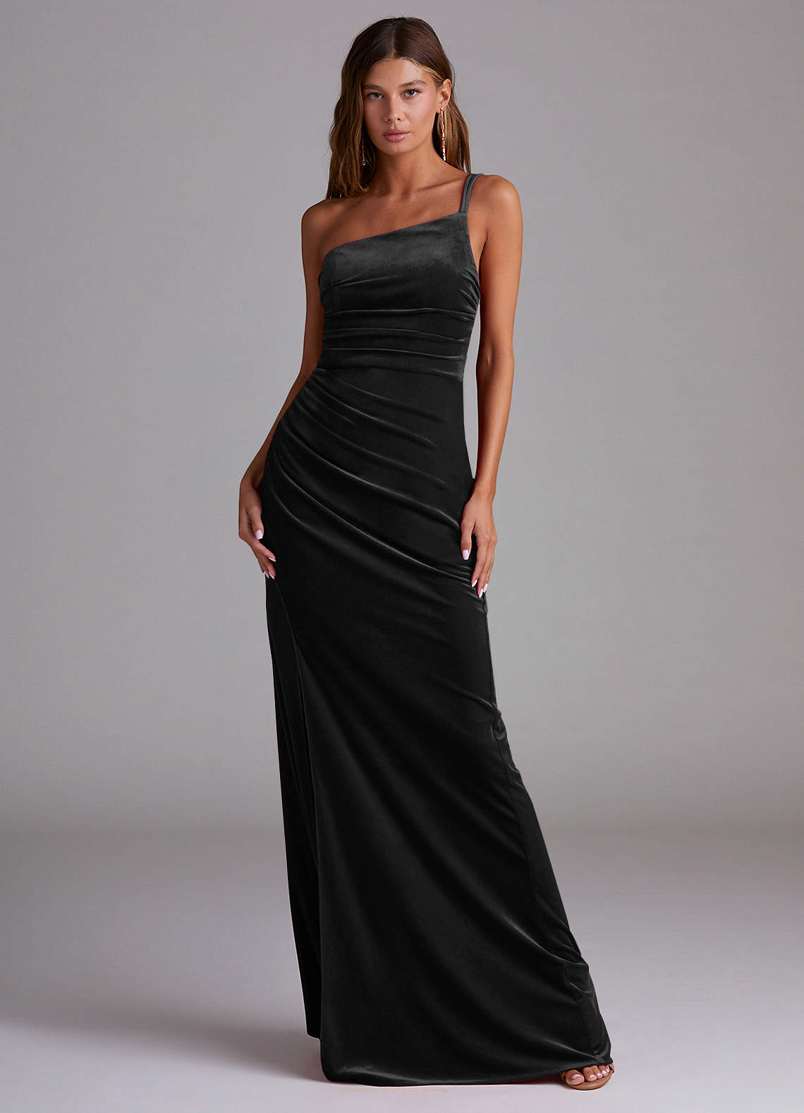 Azazie Eren Vestidos de madrinha de casamento Vestido Preto de Veludo de Bainha com Um ombro image2