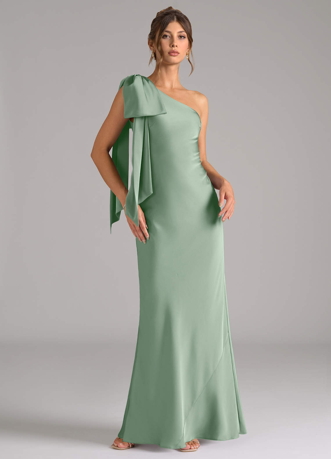 Azazie Capri Robes de demoiselle d'honneur Robe Sirène en Satin extensible Ue épaule Agave image1