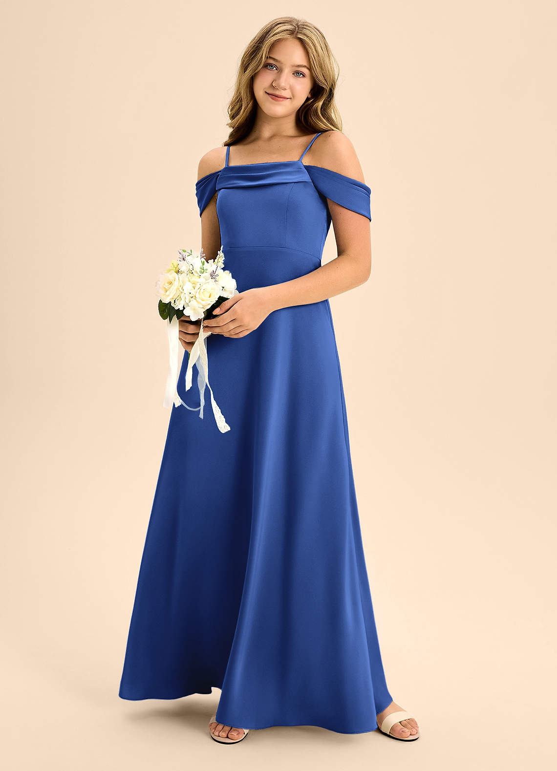 Azazie Anselie Junior Vestido de Azul Real de Satén Elástico de Corte En A con Vestidos sin tirantes image1