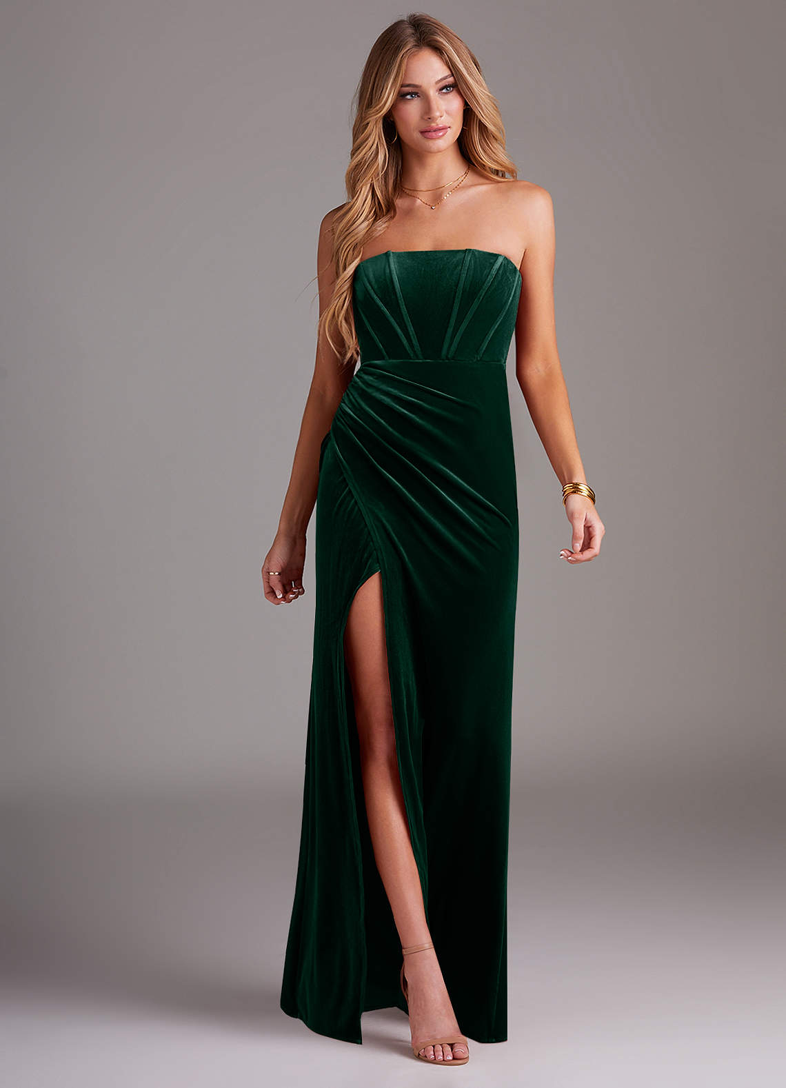 Azazie Larisa Vestidos de damas de honor Vestido de Esmeralda de terciopelo de Corte Recto Convertible con Sin tirantes image1