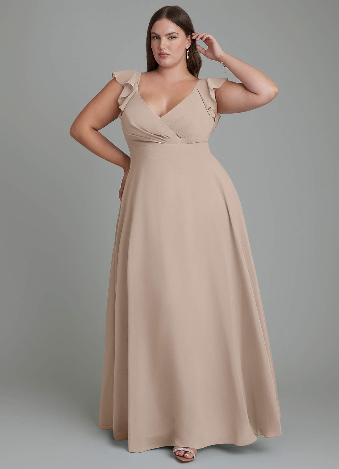 Azazie Leilani Robes de demoiselle d'honneur Robe Trapèze en Mousseline de soie Plissé Taupe image1