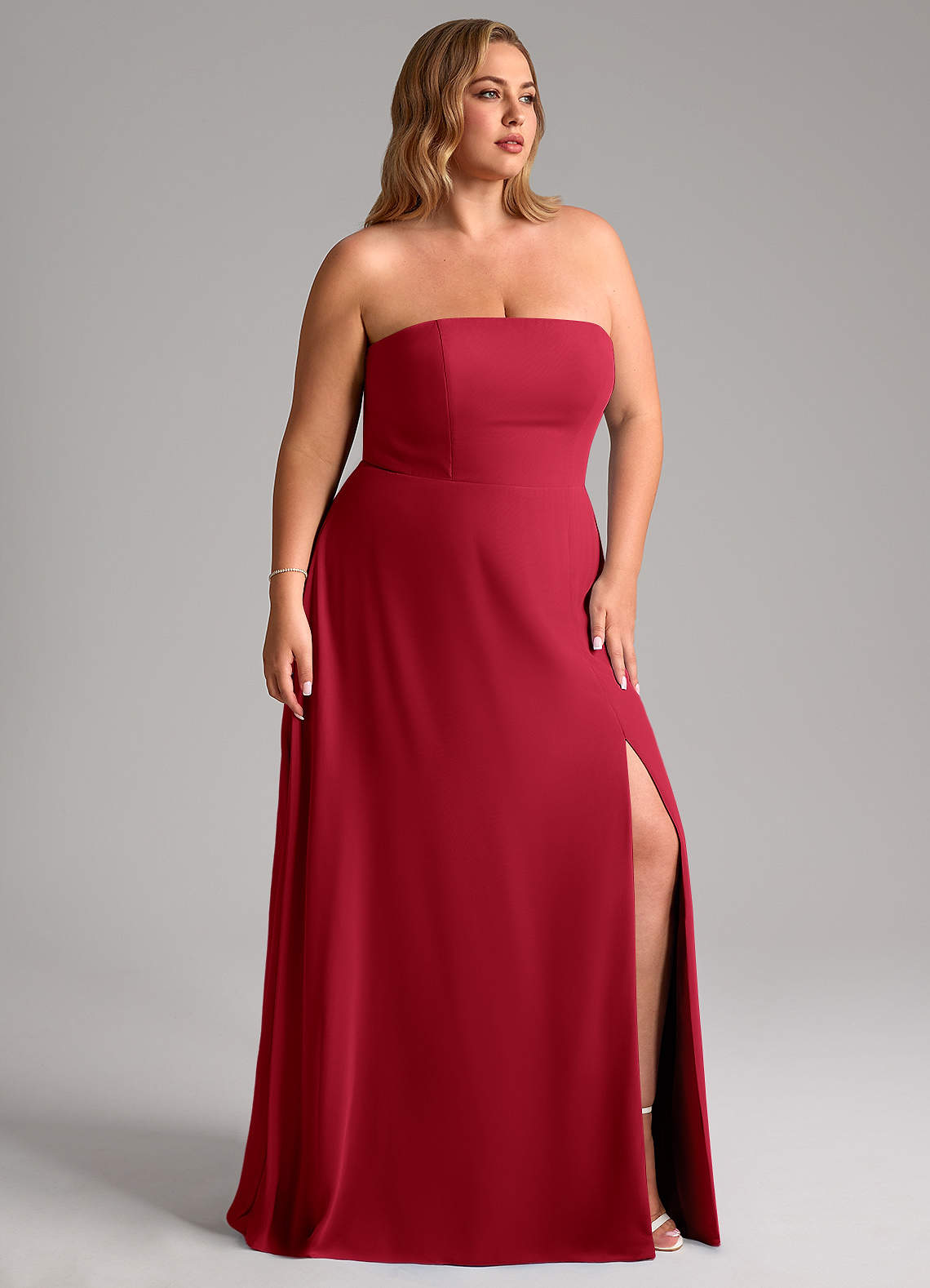 Azazie Wren Vestidos de damas de honor Vestido de Escarlata de Gasa de Corte en A Convertible con Corte Lateral image11