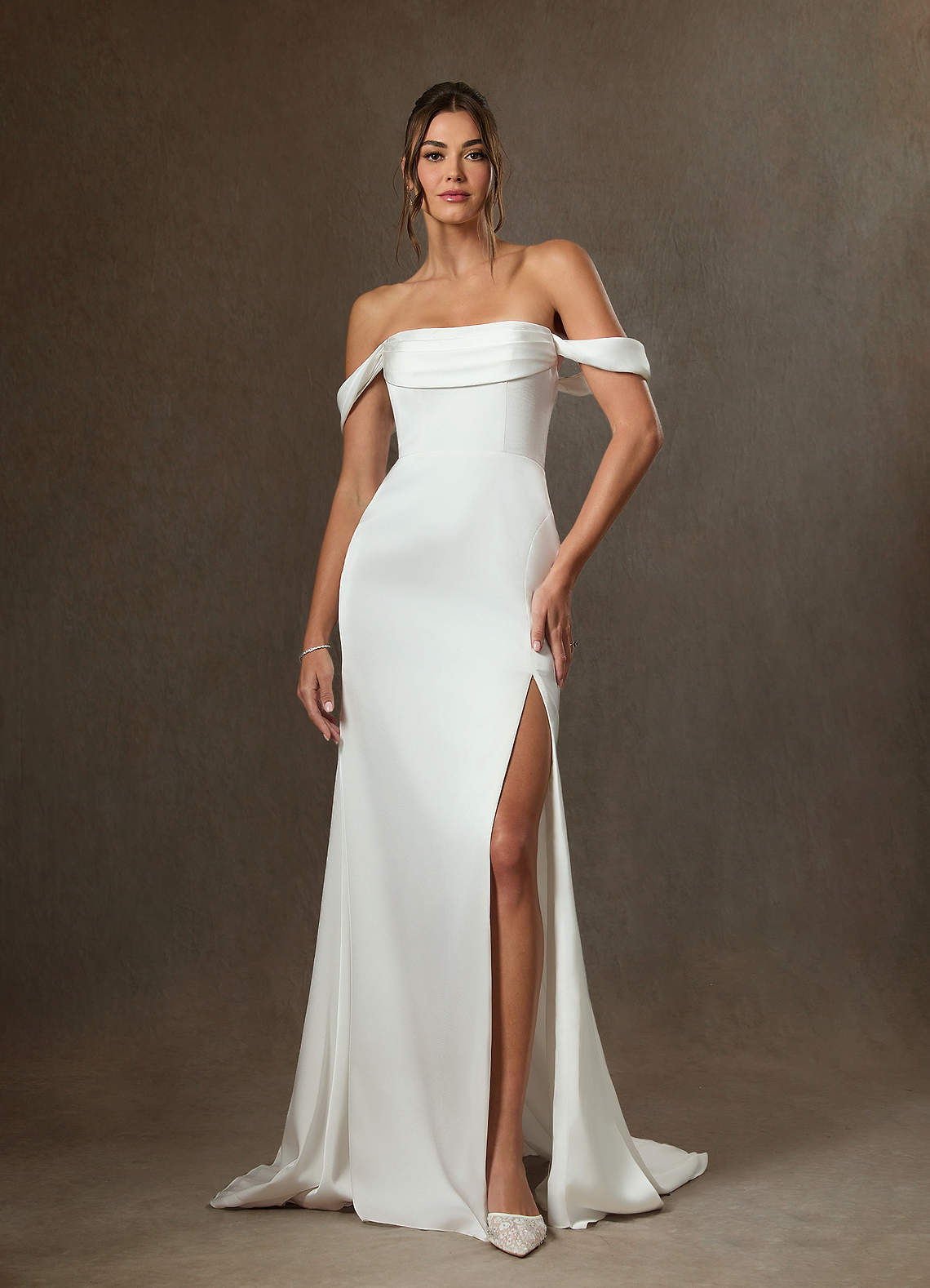 Azazie Blithe Robes de mariée Robe Fourreau en Satin extensible Fente Latérale Blanc De Diamant image7