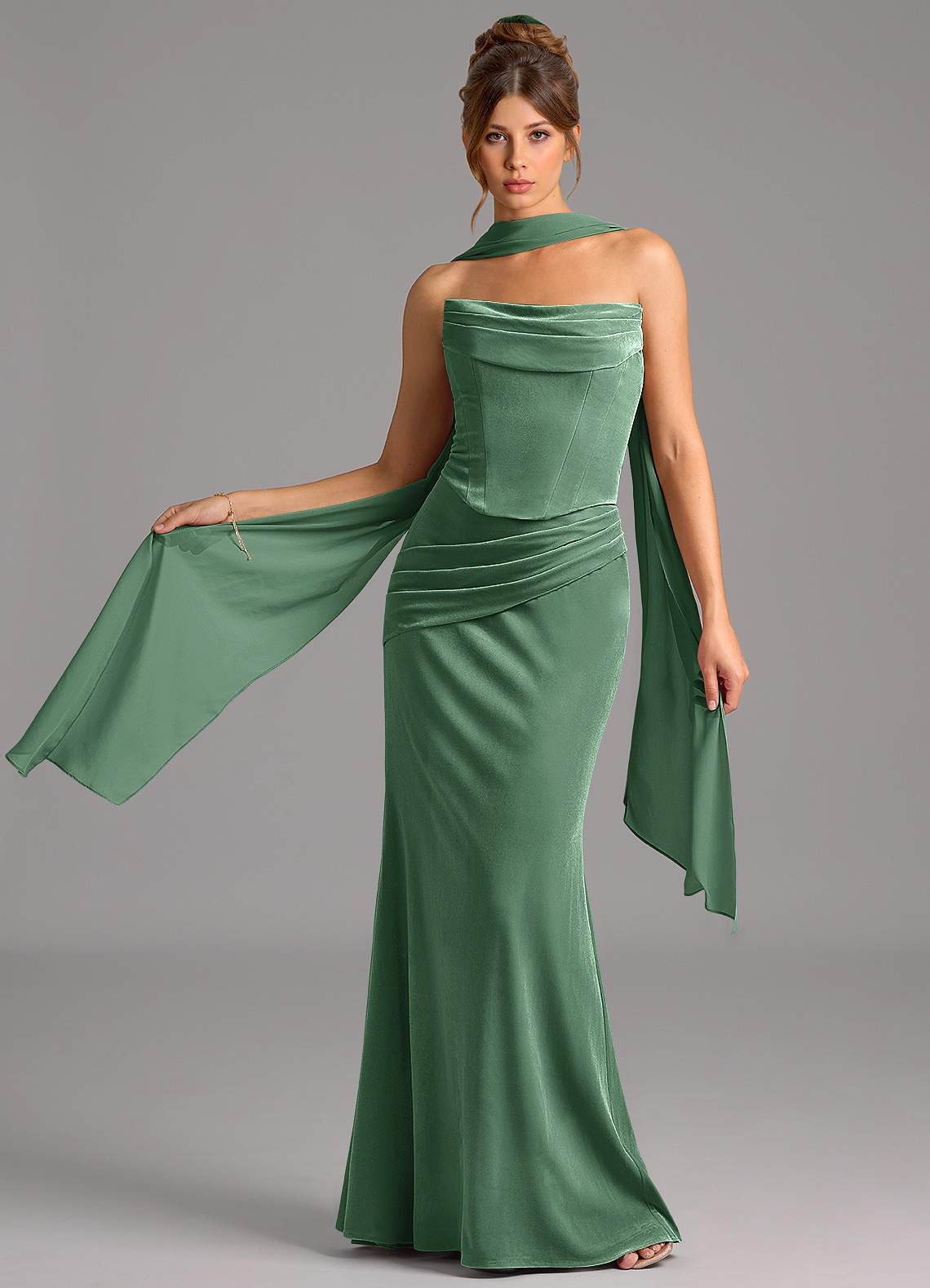 Azazie Sorrel Vestidos de damas de honor Vestido de Eucalipto de terciopelo de Corte Sirena Convertible con Corsé image1