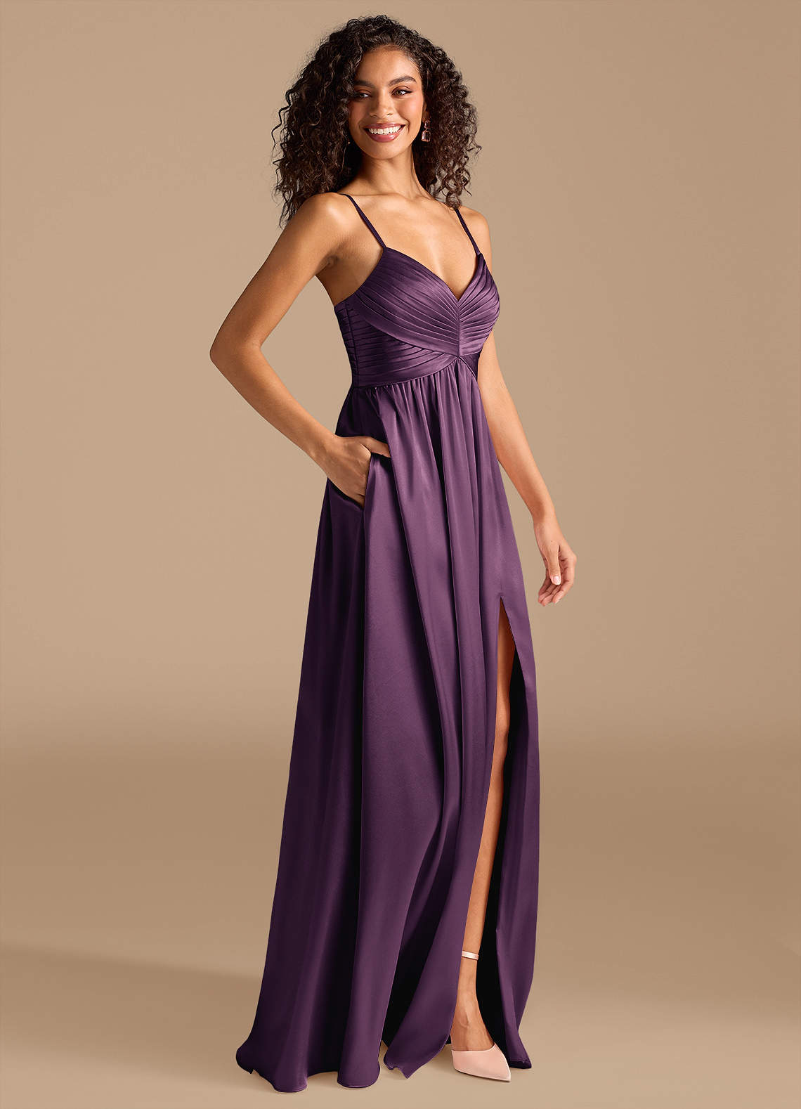 Azazie Alia Vestidos de madrinha de casamento Vestido Ameixa de Cetim Metálico de Linha A com Plissado image4