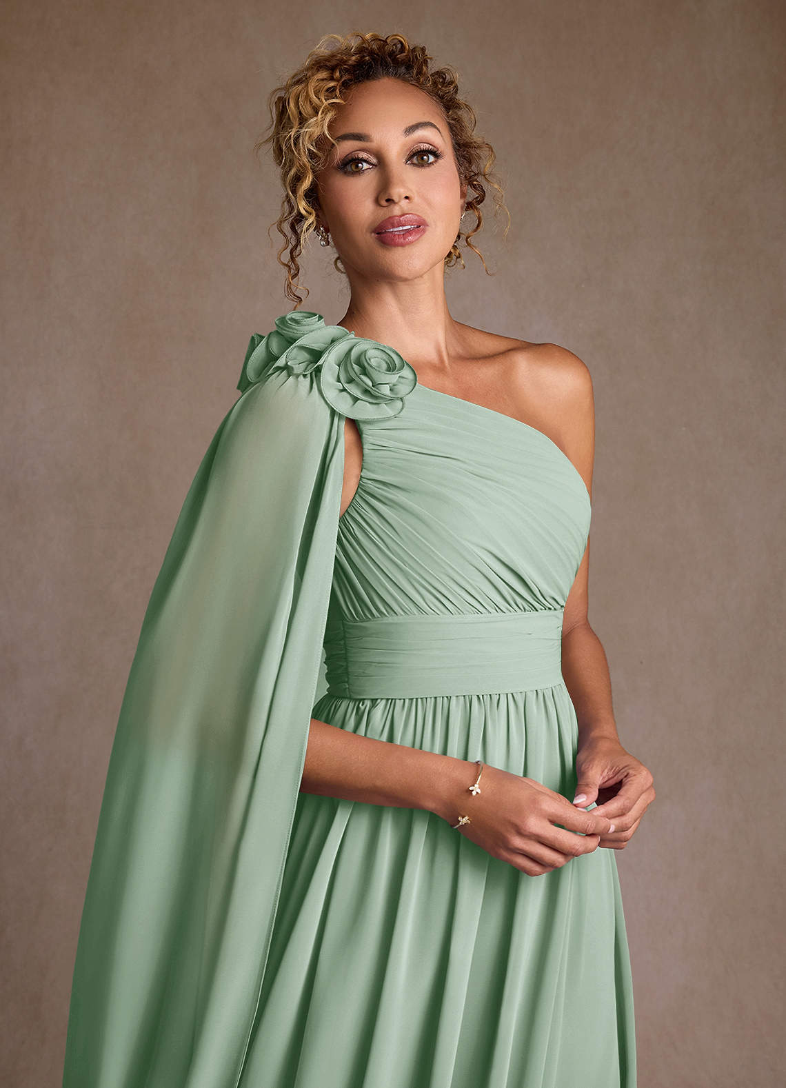 Azazie Lancaster Mère de la mariée Robes Robe Trapèze en Mousseline de soie Une épaule Agave image3