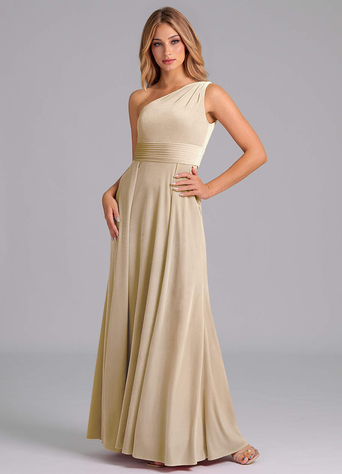 Azazie Dallas Robes de demoiselle d'honneur Robe Trapèze en velours Ue épaule Champagne image1