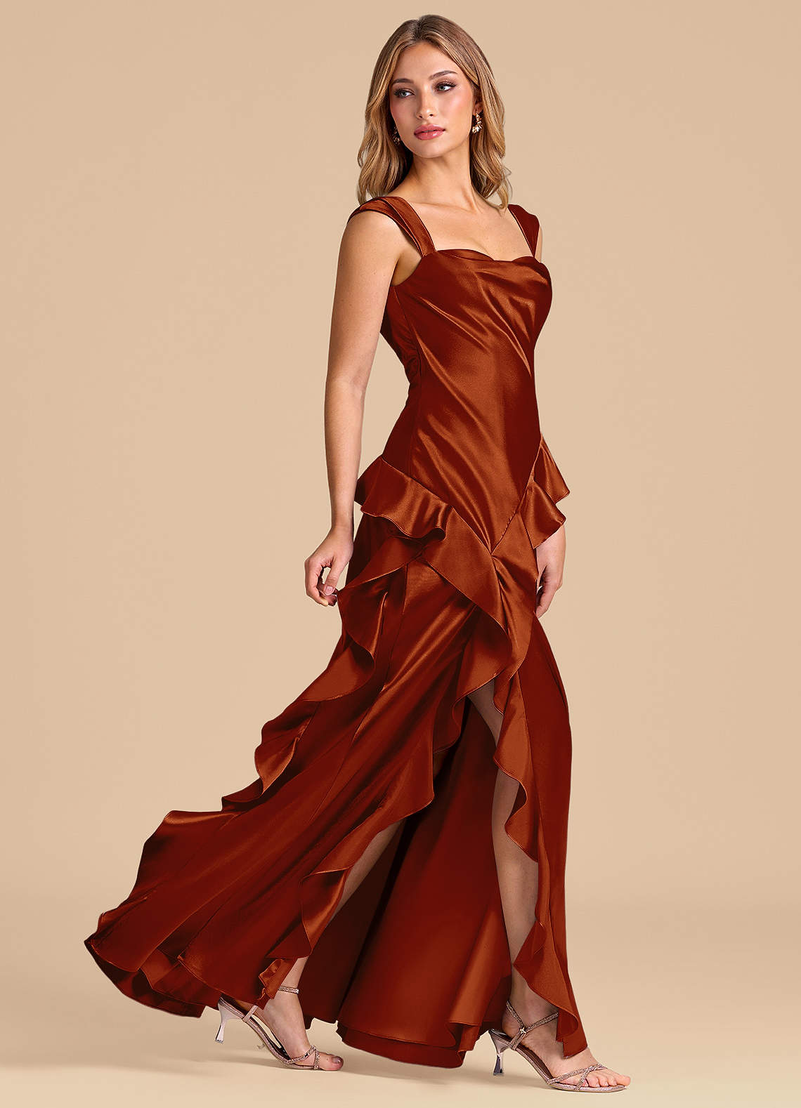 Azazie Sloane Vestidos de madrinha de casamento Vestido Castanho Aloirado de Cetim Metálico de Linha A com Decote em coração image2