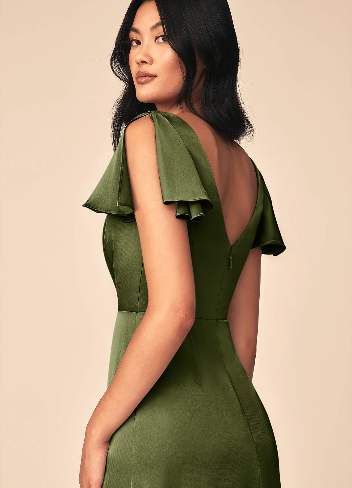 Azazie Soren Robes de demoiselle d'honneur Robe Trapèze en Satin extensible Plissée Olive image4