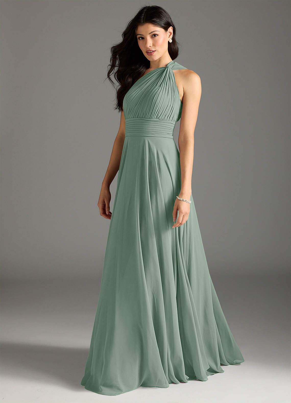 Azazie Charlize Robes de demoiselle d'honneur Robe Trapèze en Mousseline de soie Une épaule Sauge D'argent image3