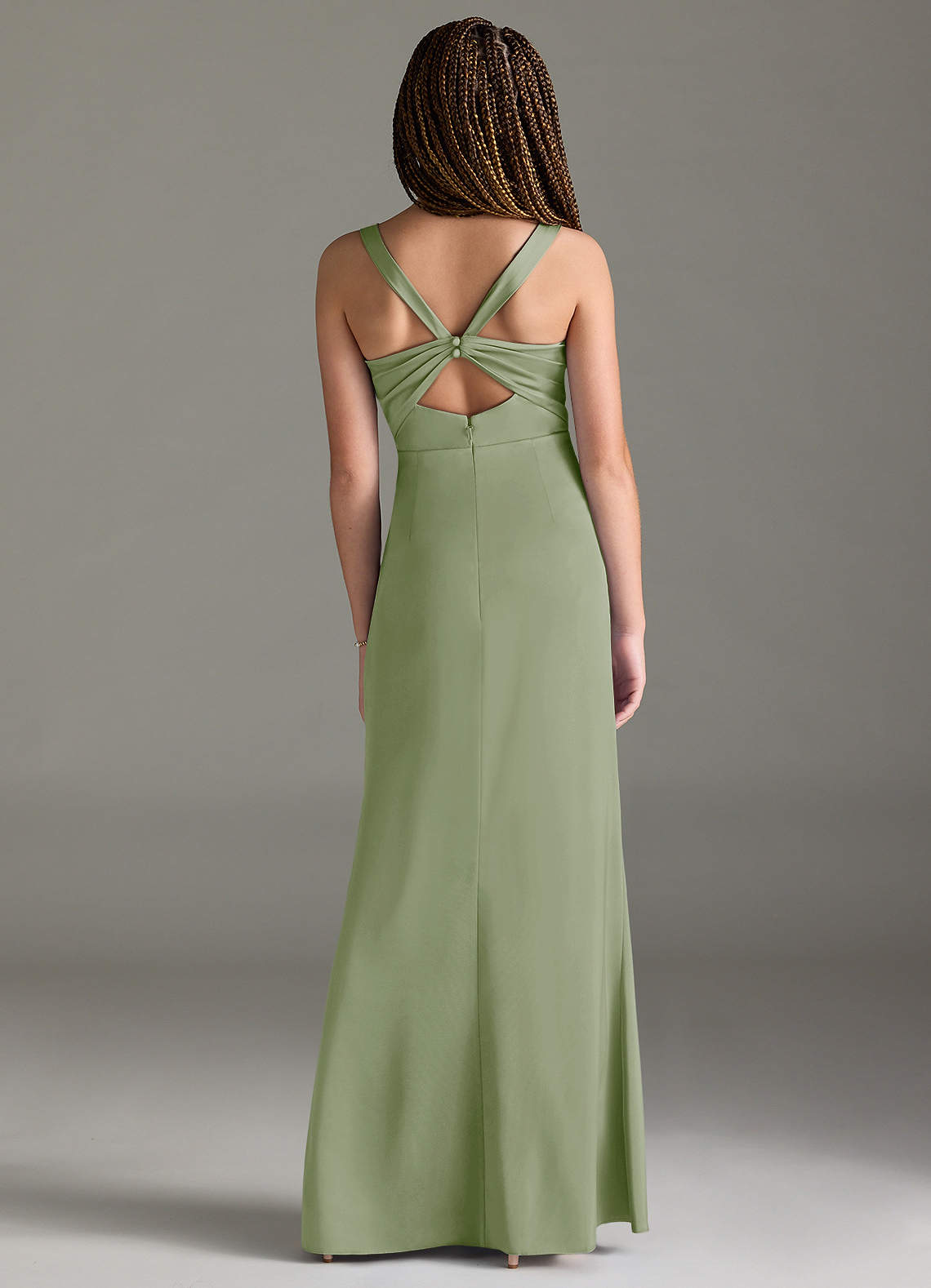 Azazie Mero Junior Vestido de Salvia Polvorienta de Satén Elástico de Corte Sirena con Plisado image4