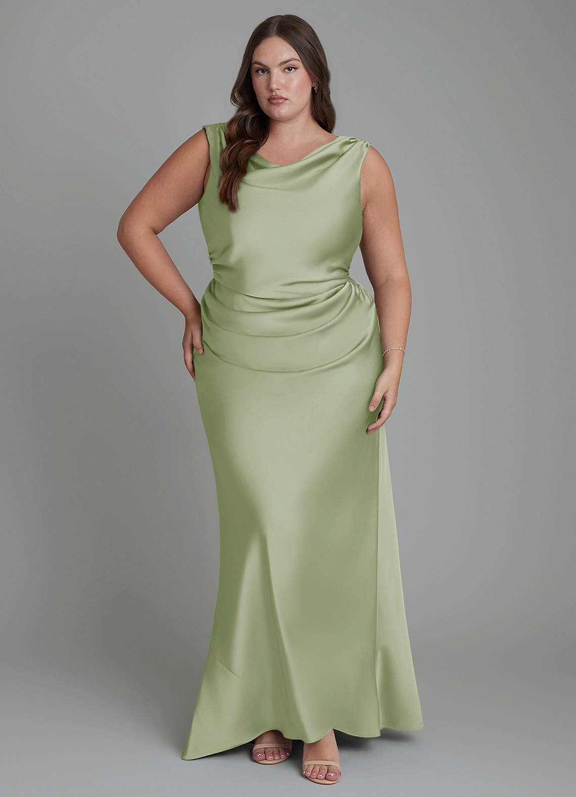 Azazie Kieryn Vestidos de damas de honor Vestido Salvia Polvorienta de Satén Elástico de Corte Sirena con Plisado image1