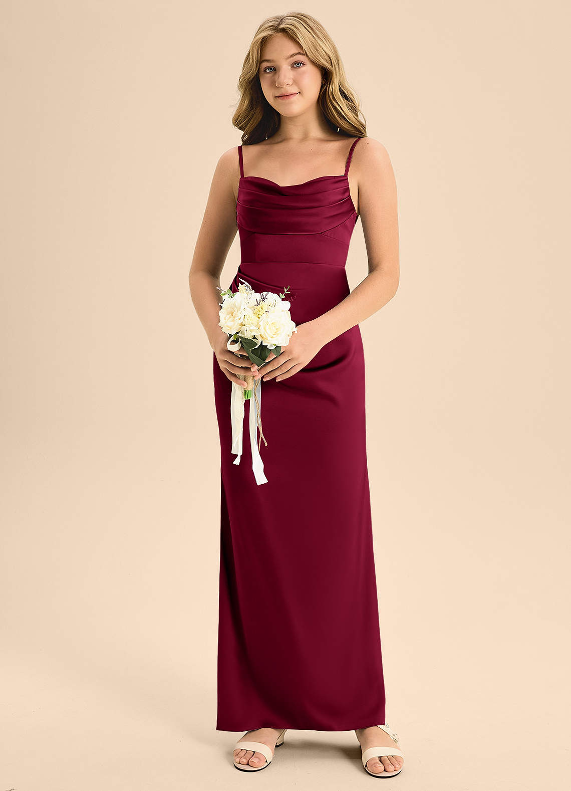 Azazie Mai Junior Vestido Borgonha de Cetim elástico de Linha A com Decote em coração image3