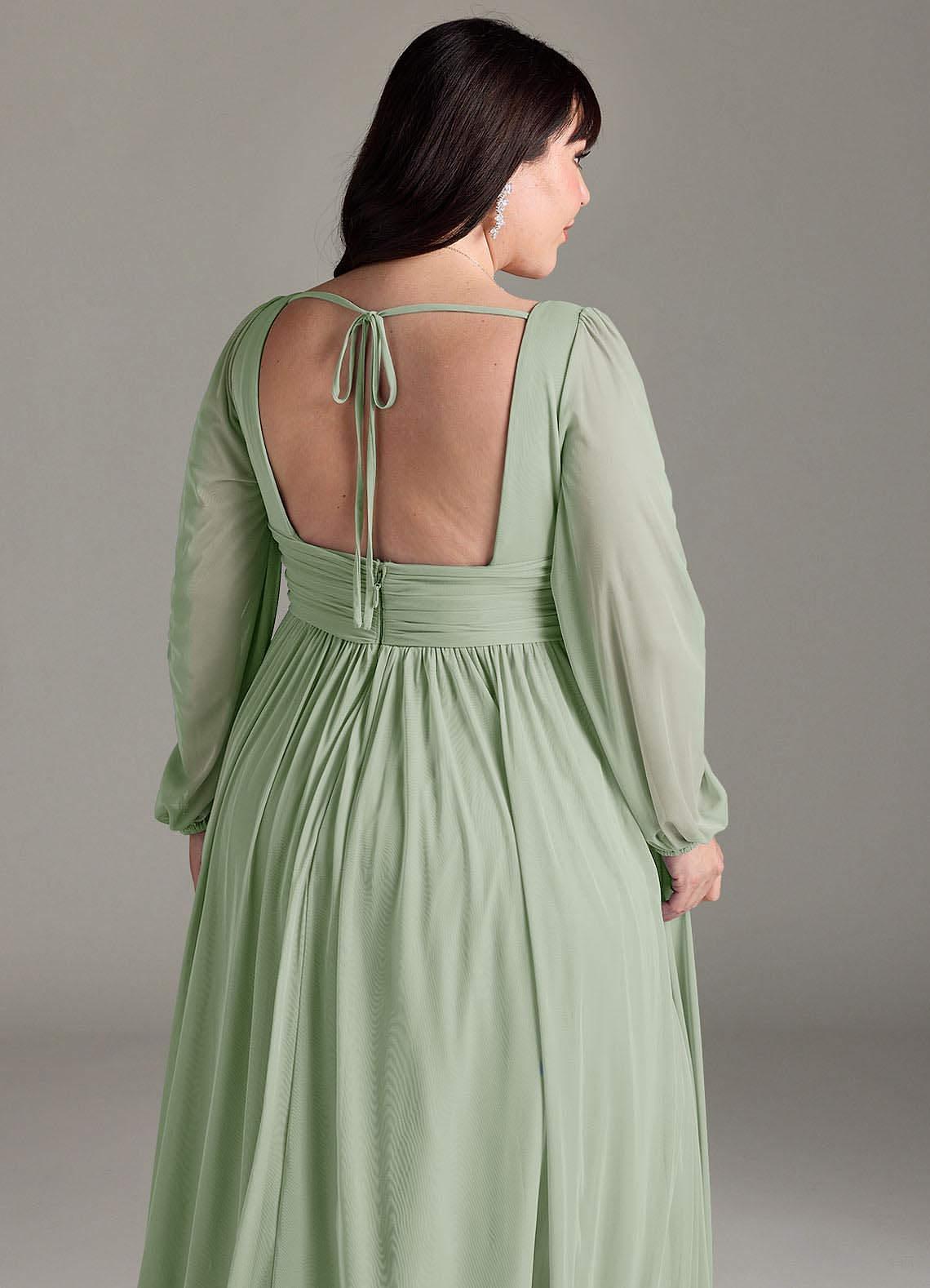 Azazie Norah Abiti da Damigella Abito A-Line in Chiffon con Maniche lunghe e Scollo a V Verde Salvia image12
