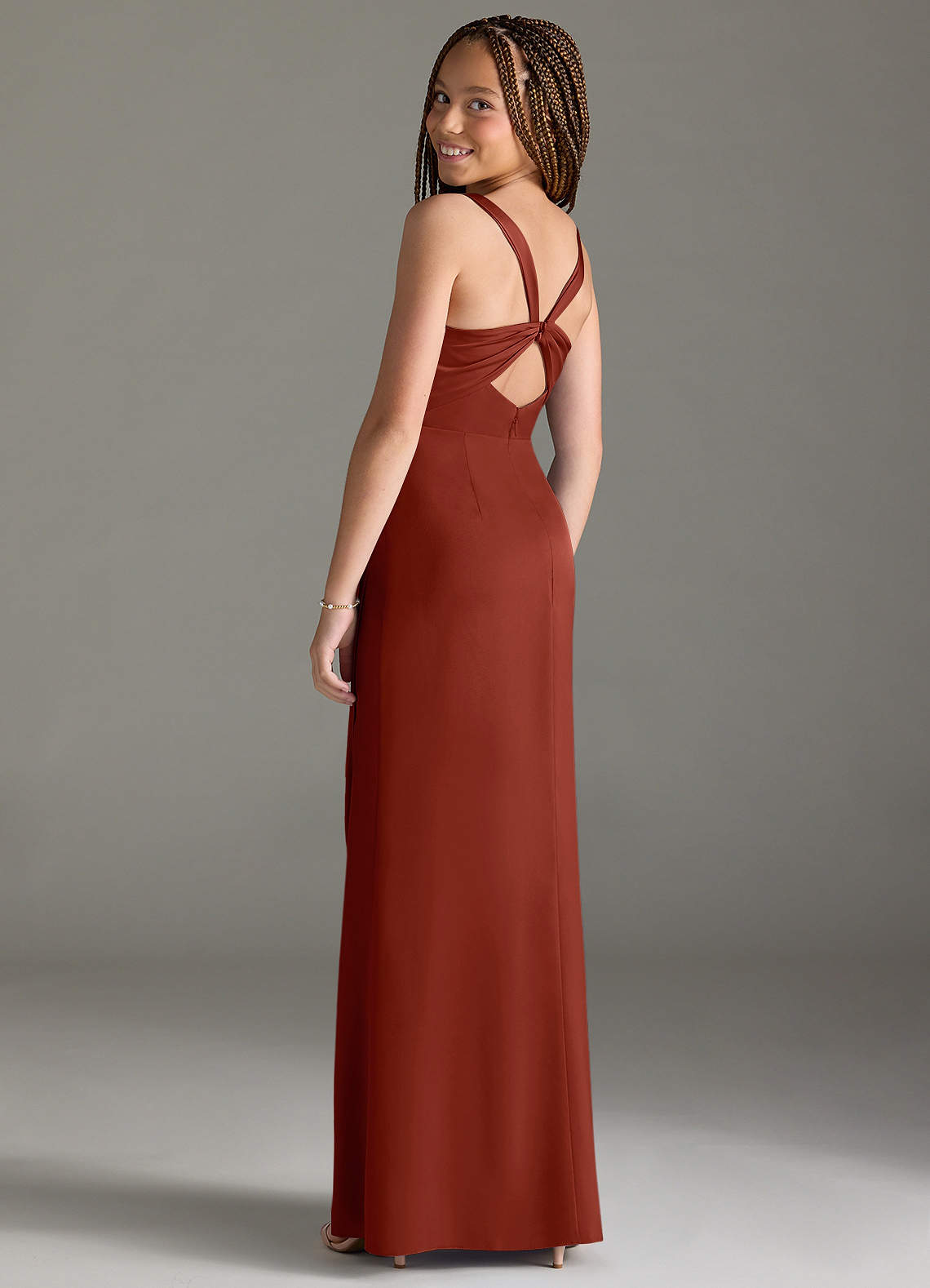 Azazie Mero Junior Vestido de Terracota de Satén Elástico de Corte Sirena con Plisado image1