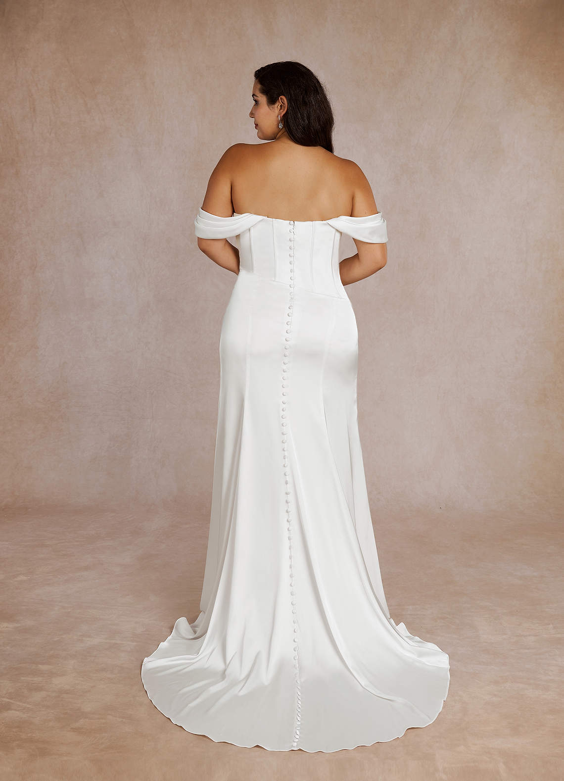 Azazie Aurelie Vestidos de novia Vestido de Diamante Blanco de Satén Elástico de Corte Sirena con Vestidos sin tirantes image7