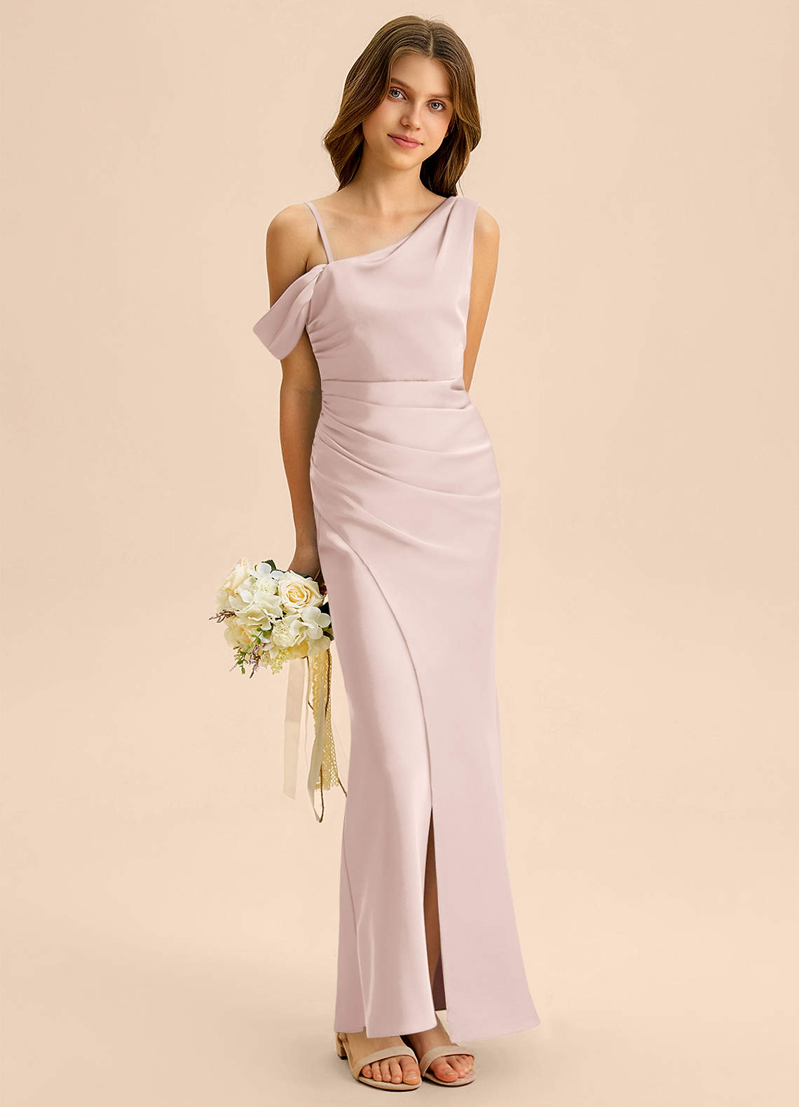 Azazie Madelyn Junior Osłona Zza ramienia Satyna elastyczna Długość podłogi Młodsza druhna Sukienka image3