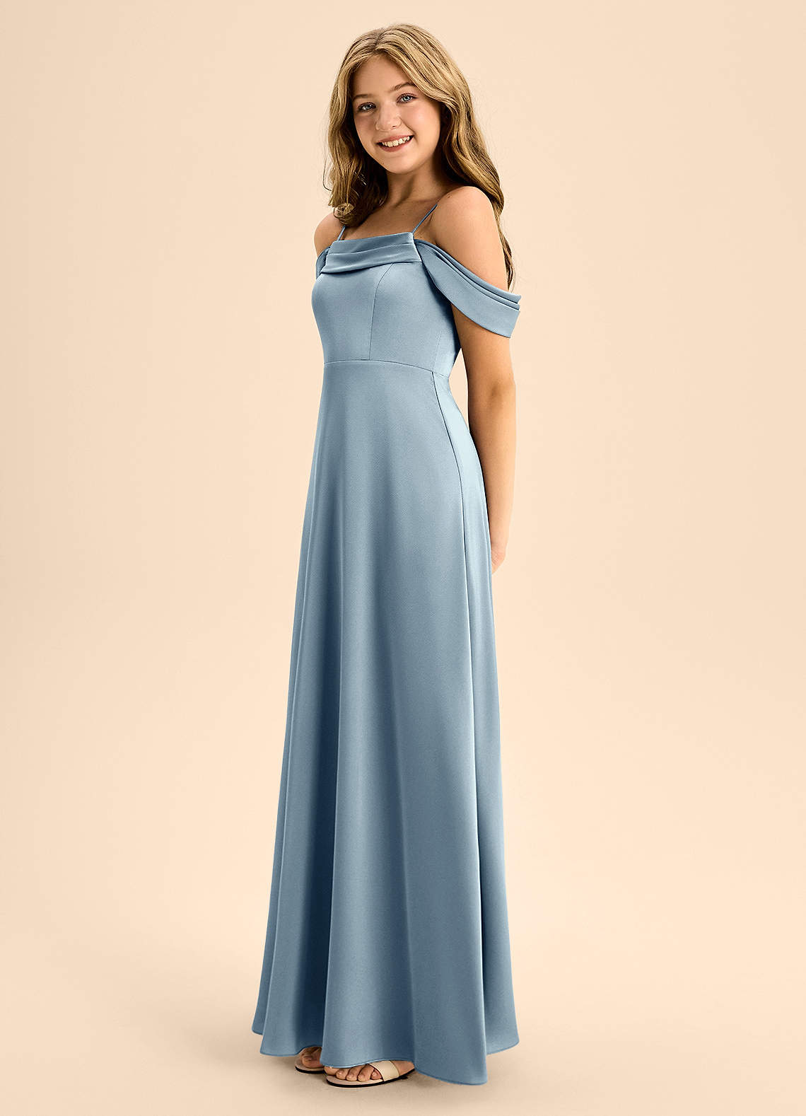 Azazie Anselie Junior Vestido de Azul Polvoriento de Satén Elástico de Corte En A con Vestidos sin tirantes image5