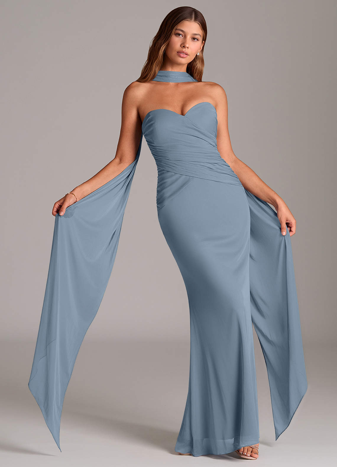 Azazie Katelyn Jurken voor bruidsmeisjes Converteerbaar Jurk van Mesh met Kolom Strapless Stoffig Blauw image1