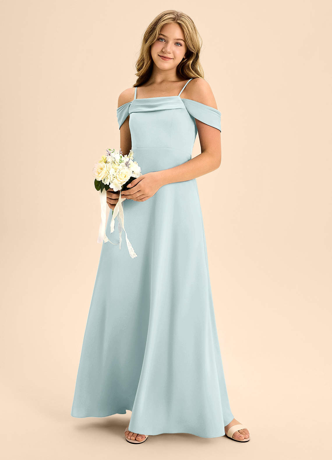 Azazie Anselie Junior Vestido de Neblina de Satén Elástico de Corte En A con Vestidos sin tirantes image1
