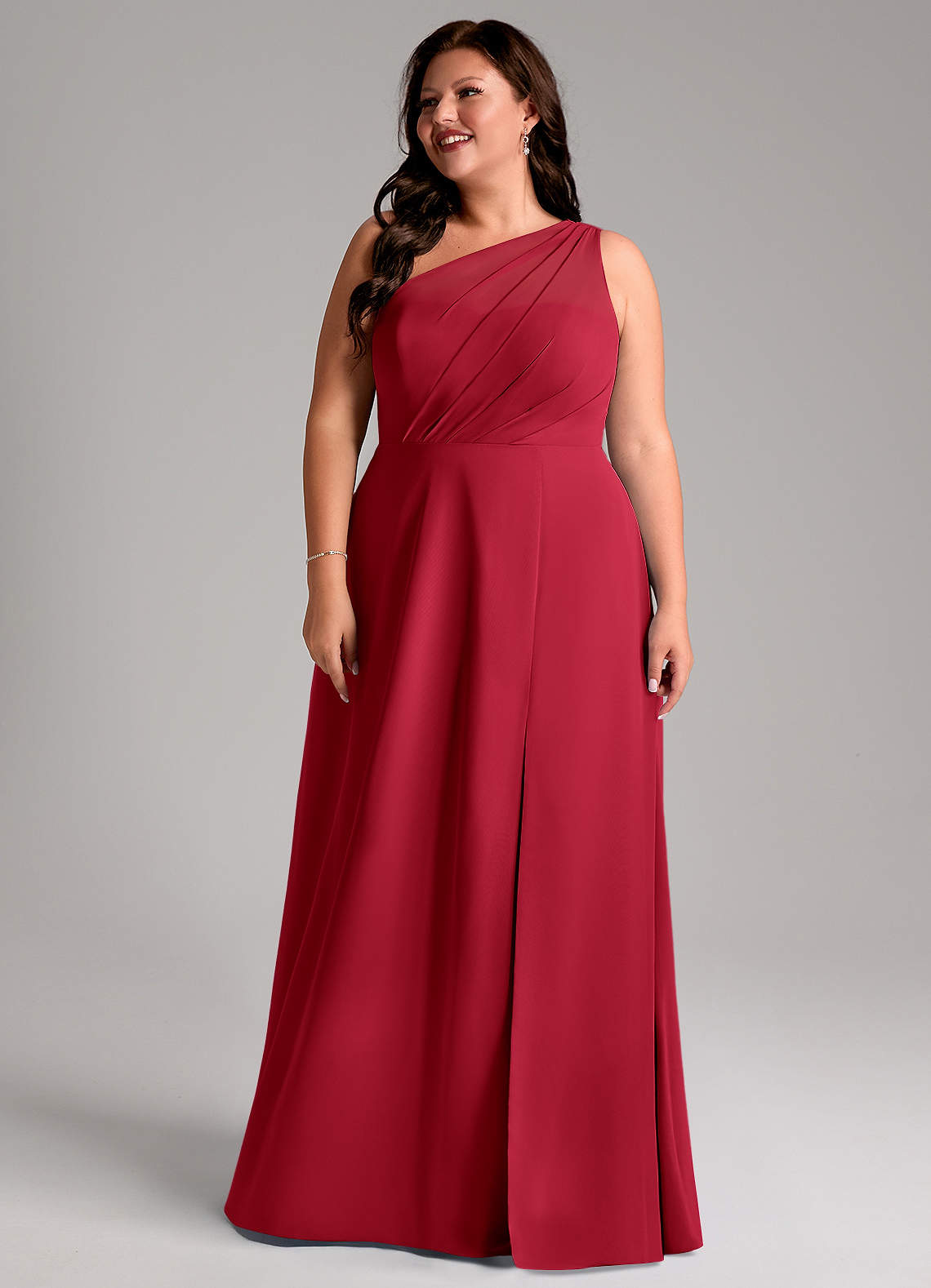 Azazie Phaedra Robes de demoiselle d'honneur Robe Trapèze en Mousseline de soie Asymétrique Écarlate image1