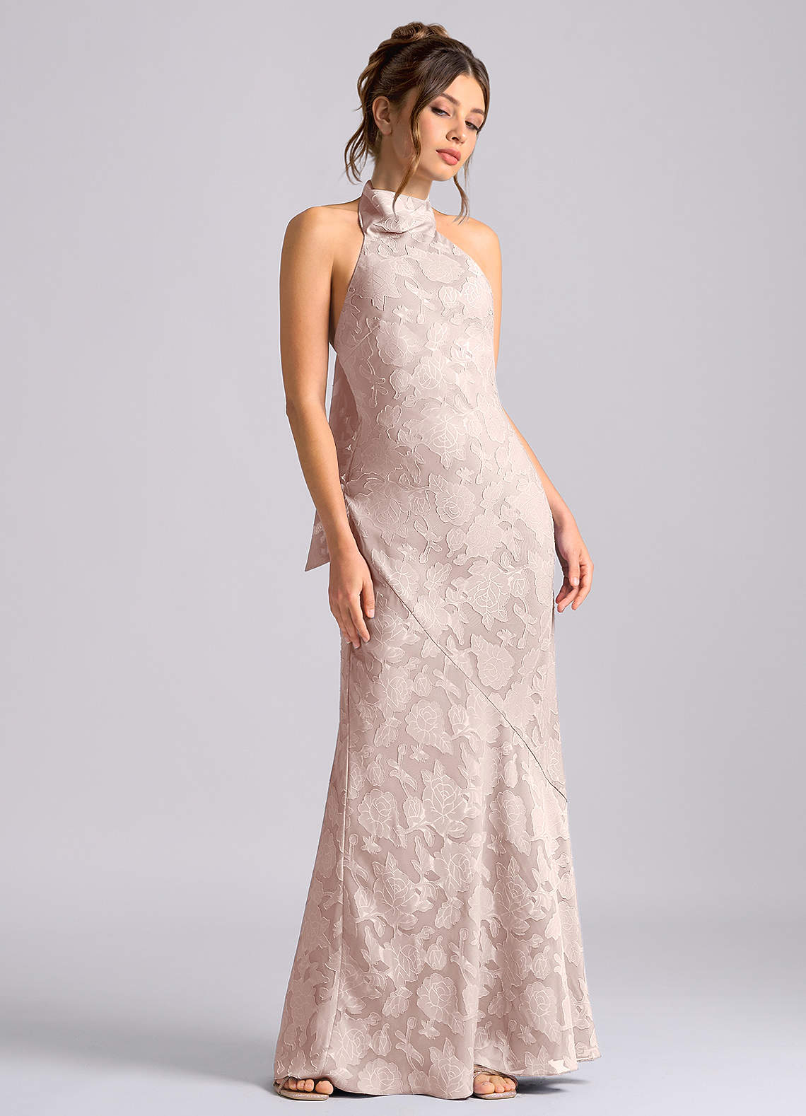 Azazie Velli Vestidos de damas de honor Vestido de Rosa Rubor de Devorado Floral de Corte Sirena con Cuello Alto image4