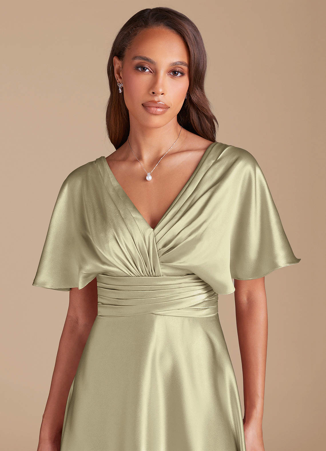 Azazie Pamela Brautjungfernkleider A-Linie Plissee Metallischer Satin Kleid Moosgrün image1