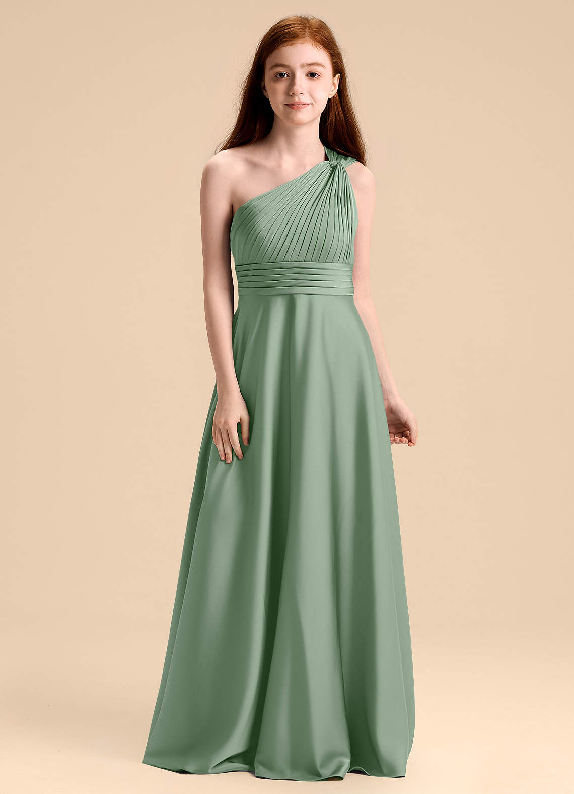 Azazie Charlize Junior Abito A-Line in Raso Elasticizzato Plissettato Matcha image1